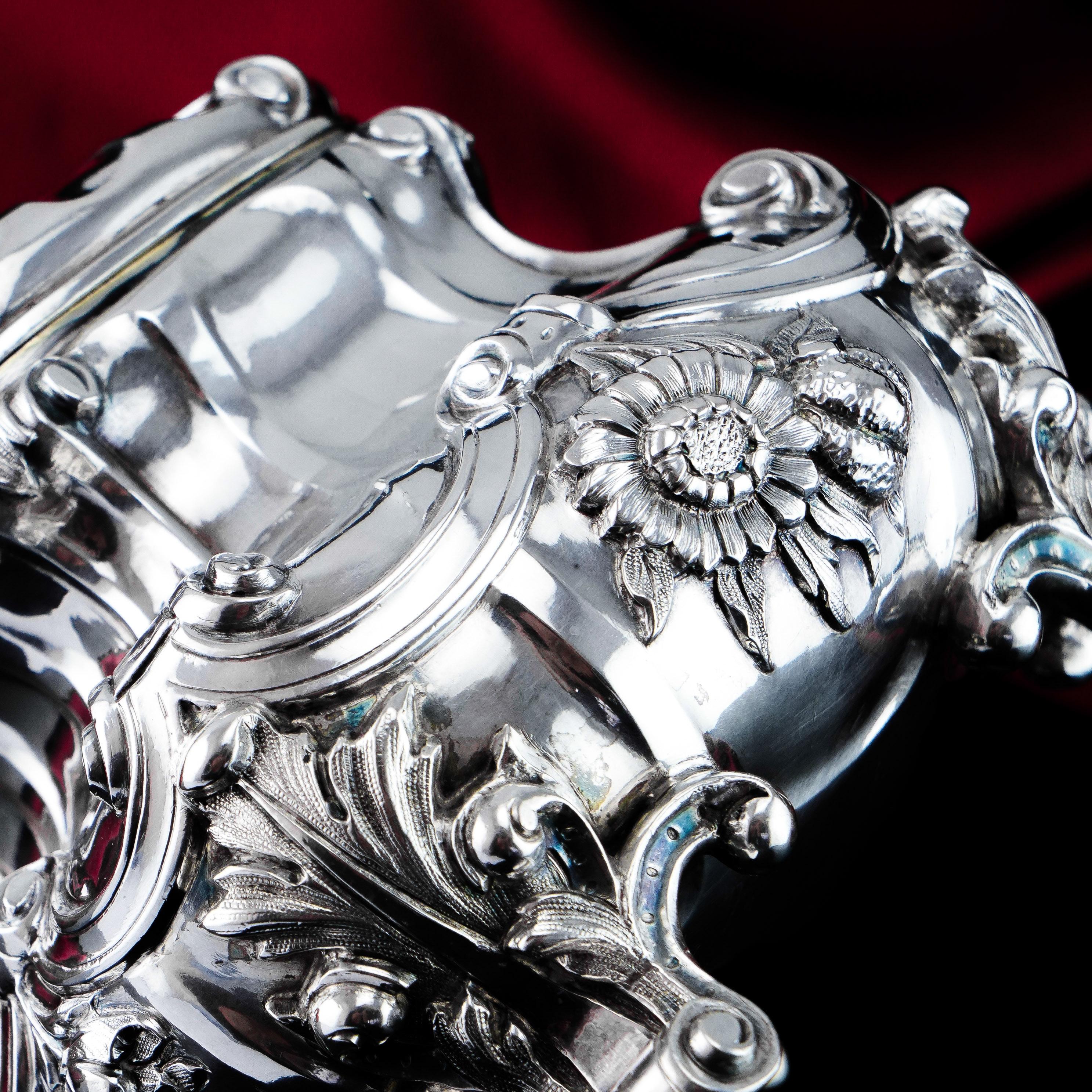 A Magnificent Antique Solid Silver Tea Caddy/Sugar Box Large & Heavy - 19th c. For Sale 2