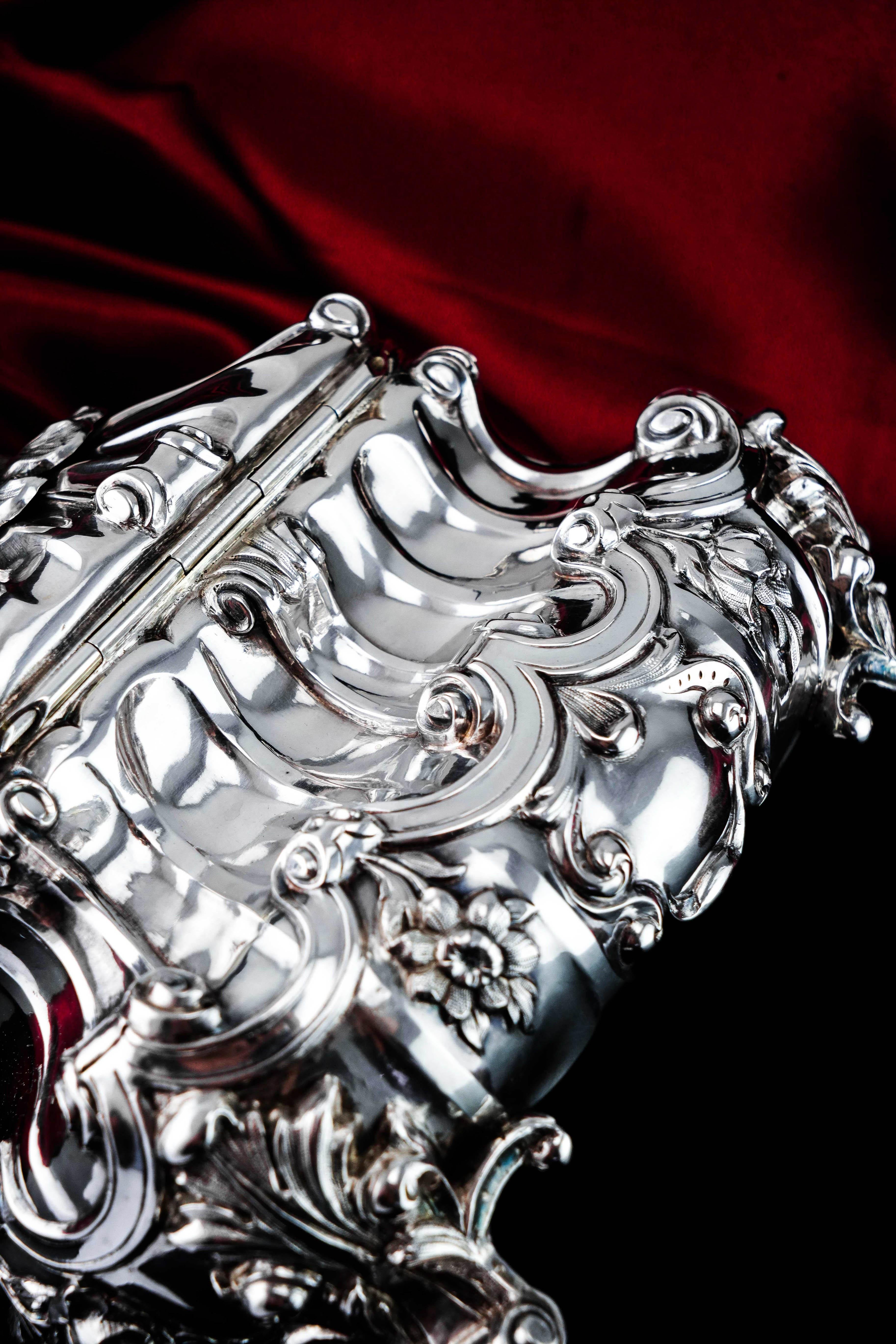 A Magnificent Antique Solid Silver Tea Caddy/Sugar Box Large & Heavy - 19th c. For Sale 3