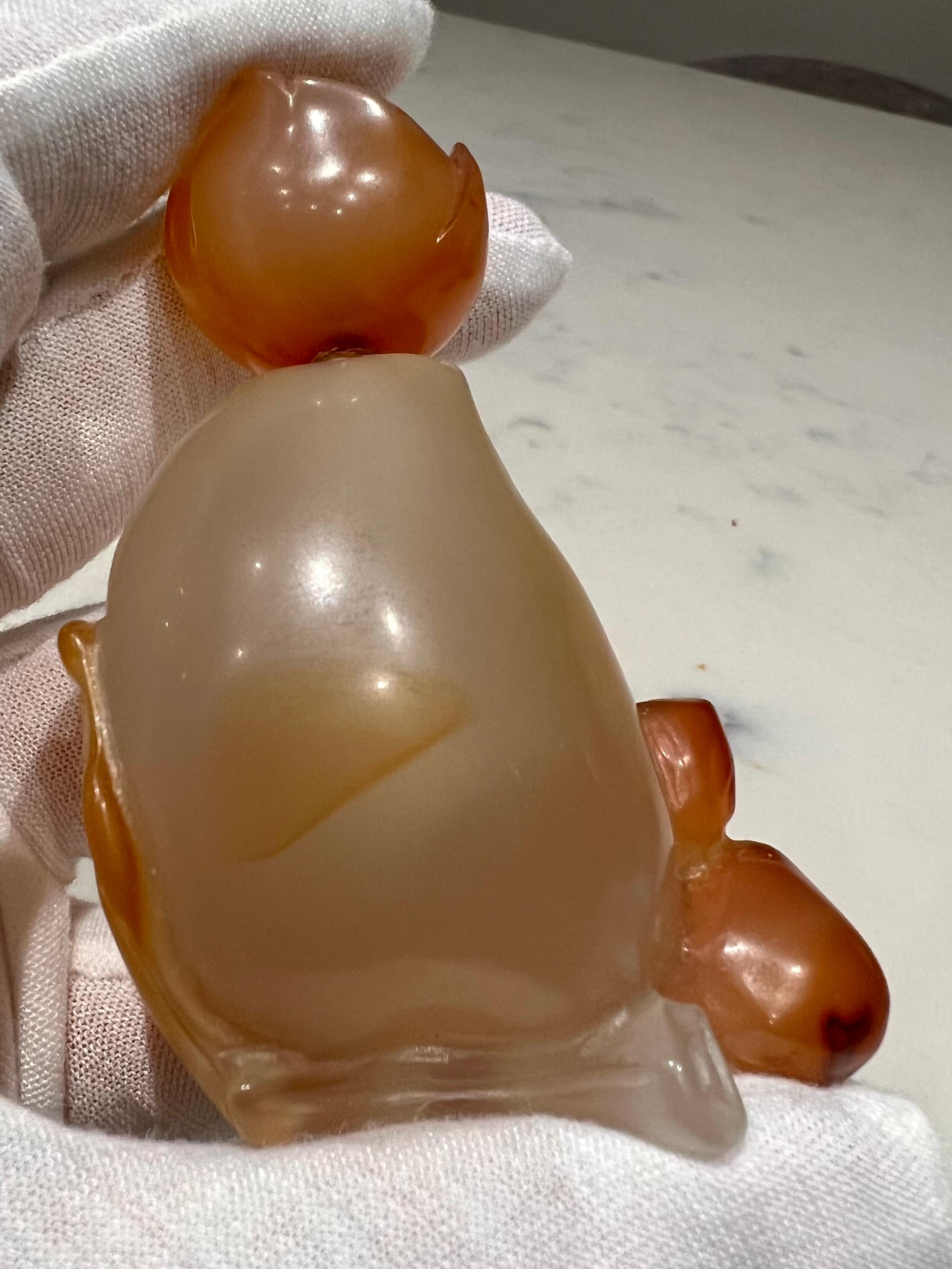 Hand-Carved A Magnificent Chinese Carnelian Agate Snuff Bottle. Qing Dynasty  For Sale