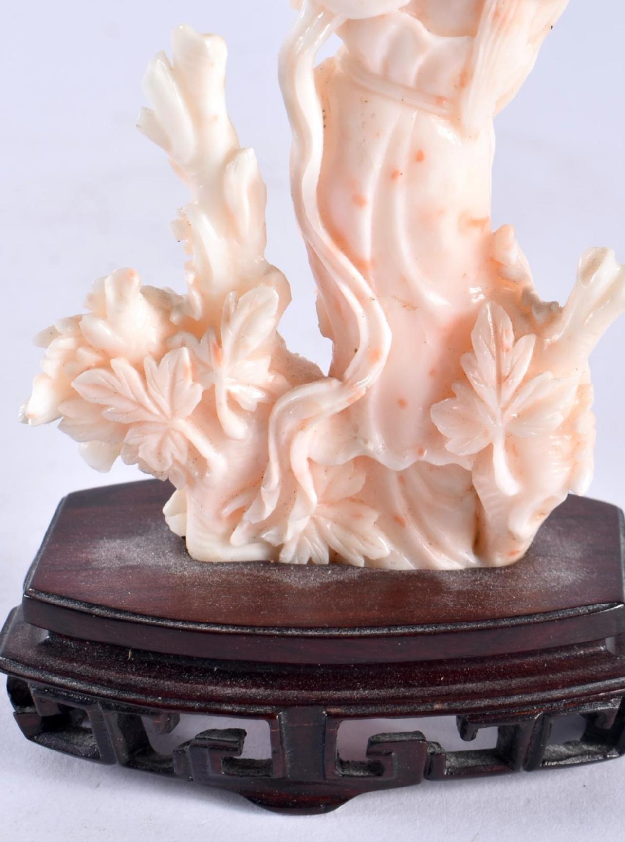 19th Century A MAGNIFICENT CHINESE CARVED CORAL FIGURE OF A BEAUTY. Late Qing Dynasty  For Sale