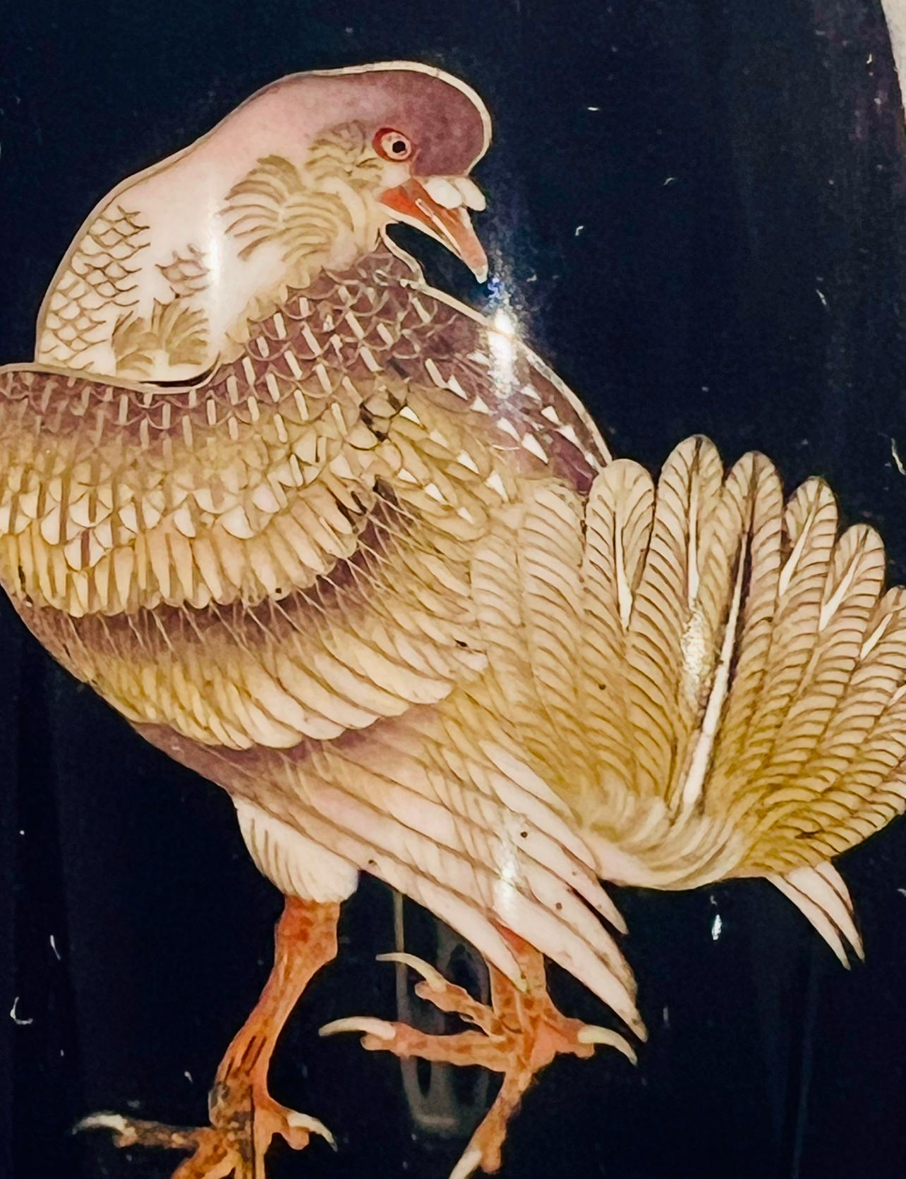 Magnífico jarrón de esmalte cloisonné decorado con palomas. Periodo Meiji en venta 7