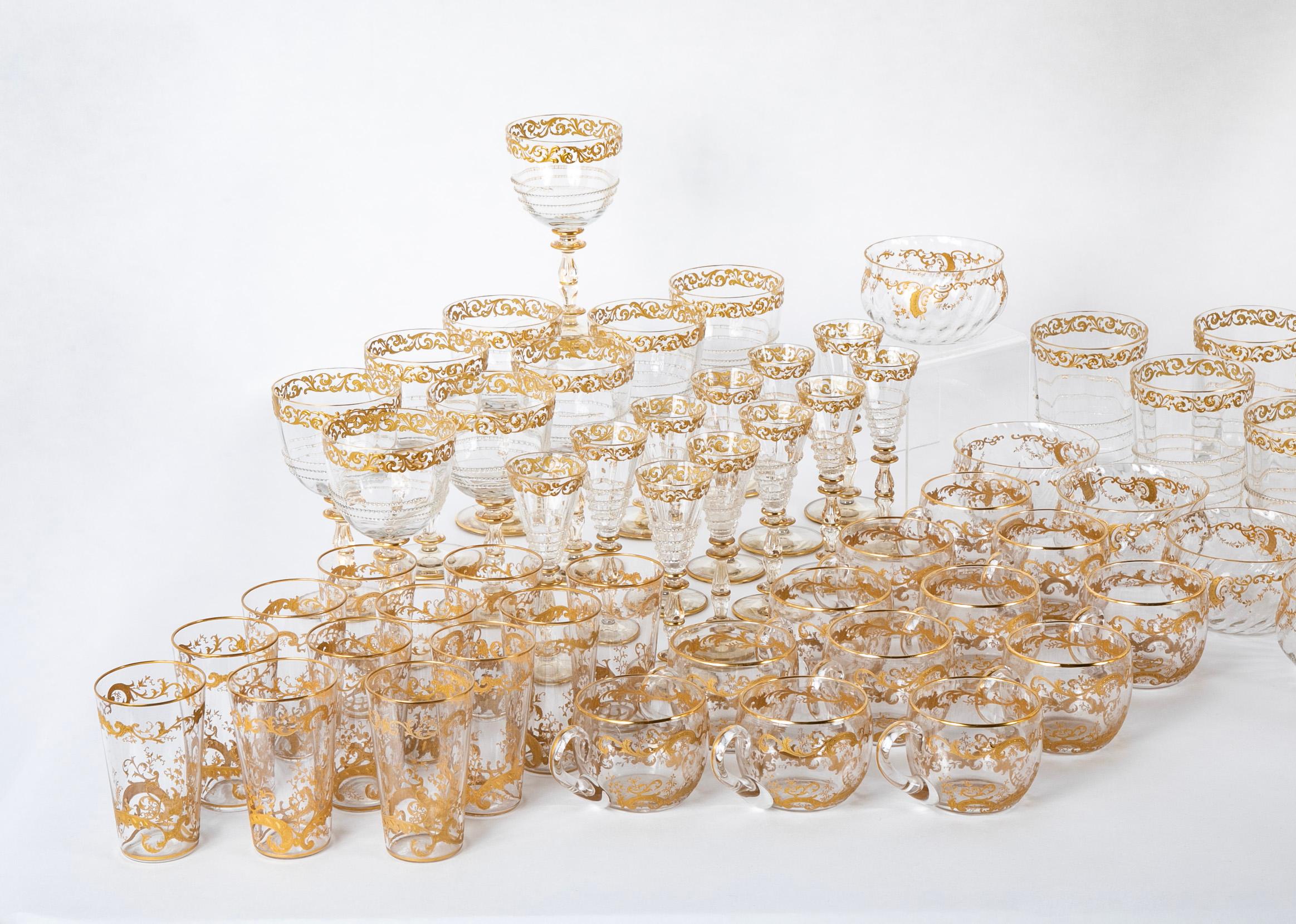 A Magnificent Collection of Late 19th/Early 20th Century Venetian Glassware In Good Condition For Sale In Stamford, CT