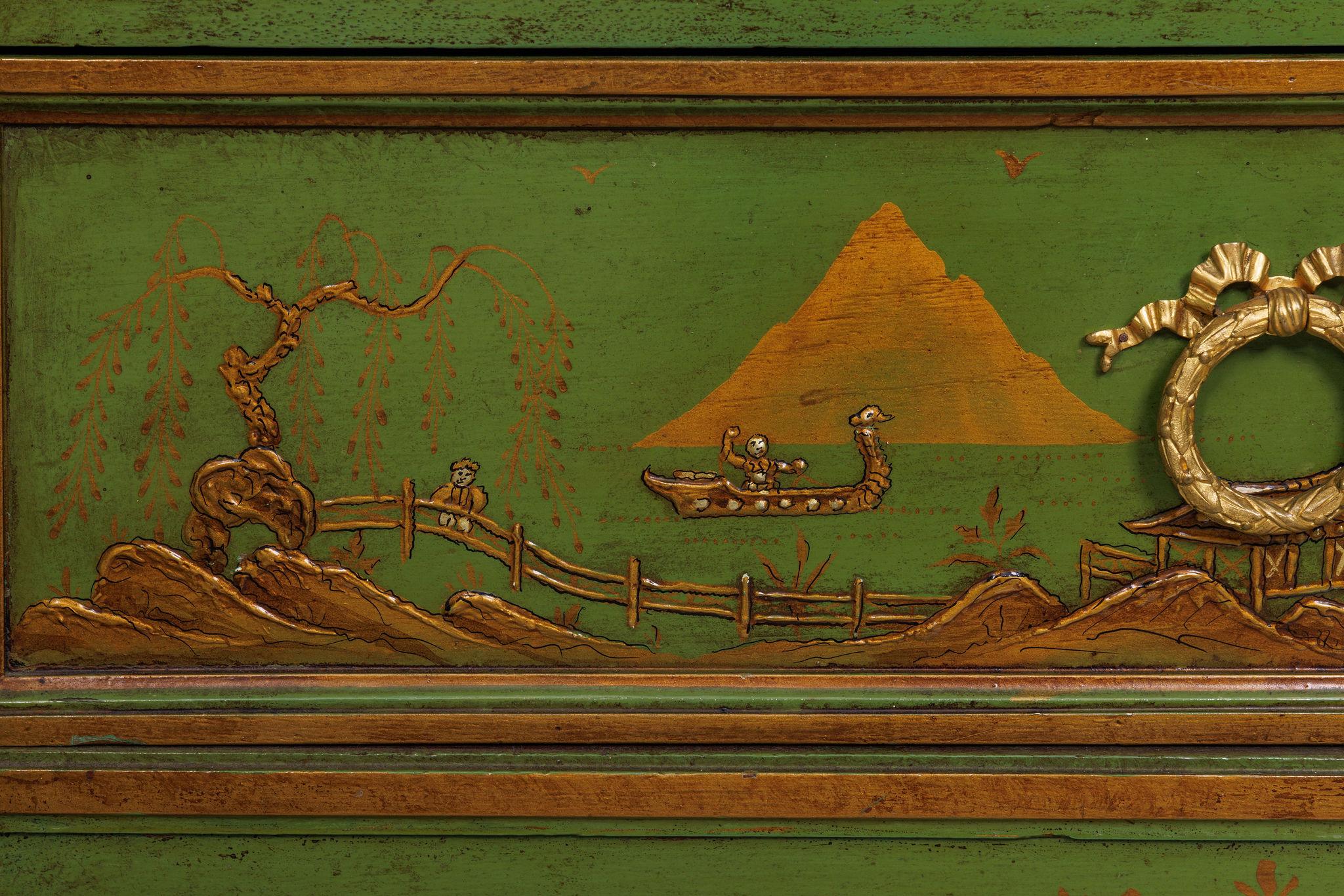 Magnifique commode française A.I.C. C. 1870, montée sur bronze doré et peinte en vert, de style Chinoiserie. en vente 8
