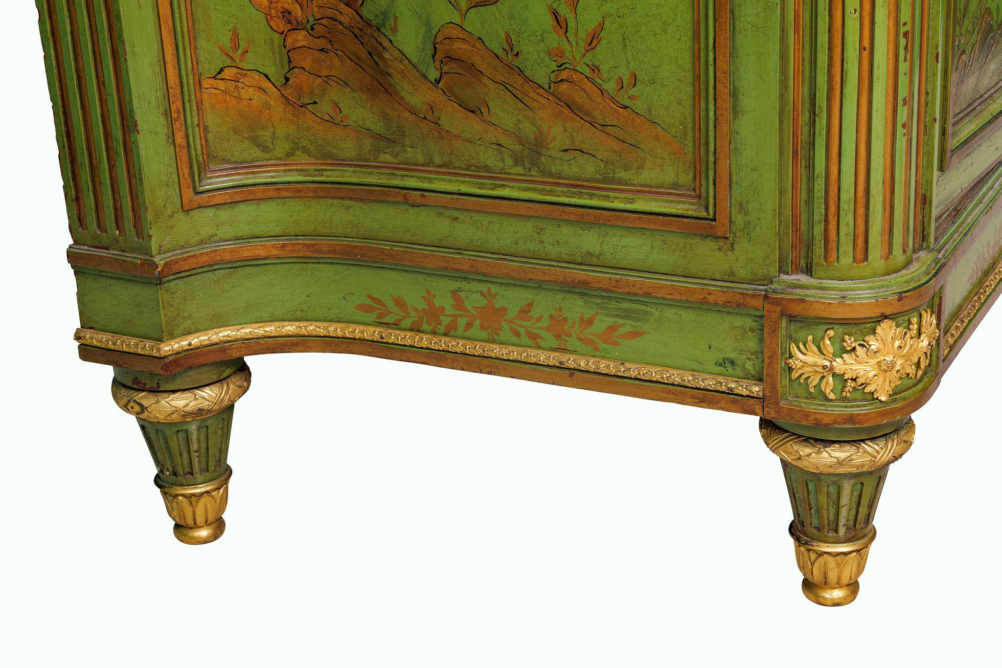 Magnifique commode française A.I.C. C. 1870, montée sur bronze doré et peinte en vert, de style Chinoiserie. en vente 10