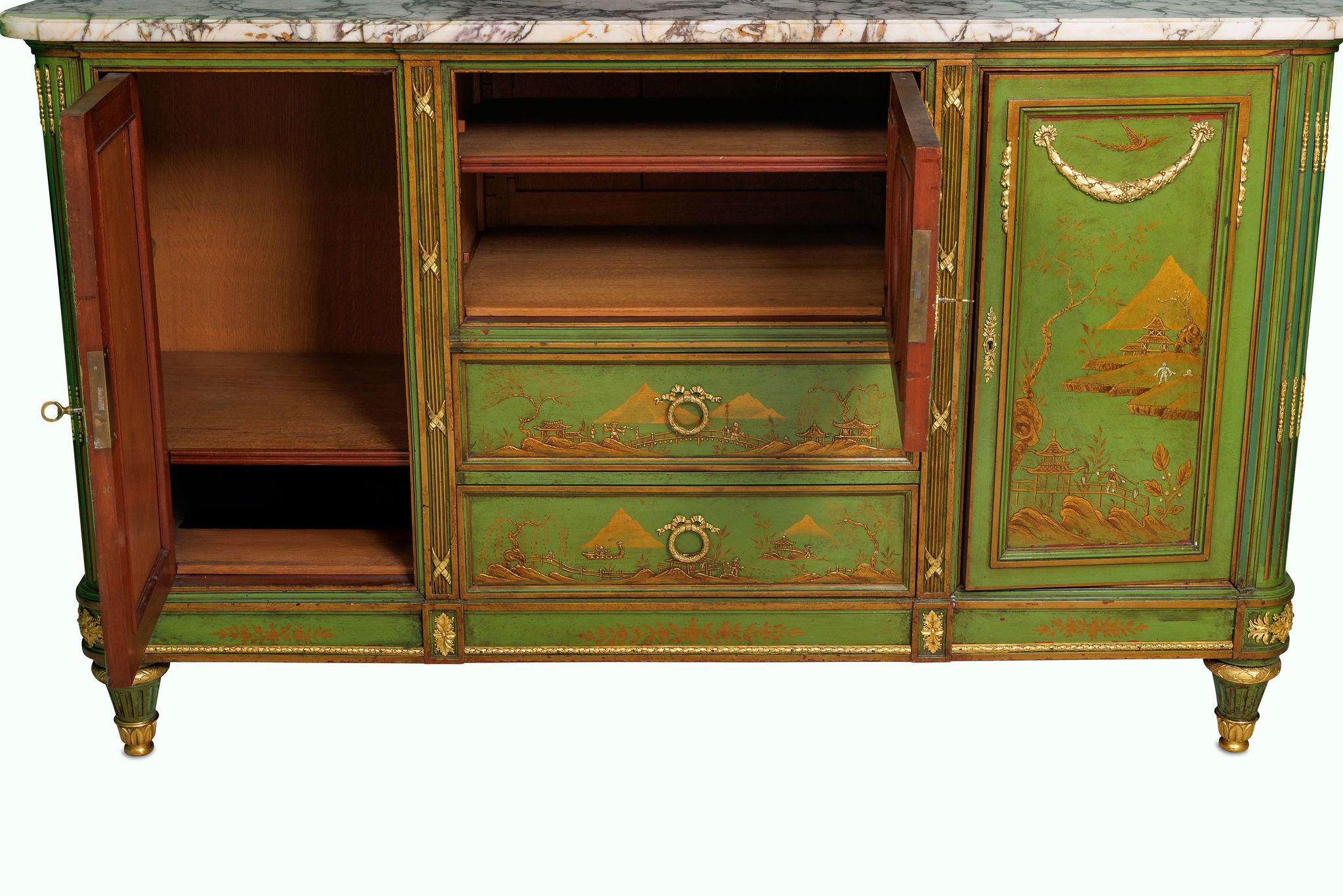 Magnifique commode française A.I.C. C. 1870, montée sur bronze doré et peinte en vert, de style Chinoiserie. en vente 11