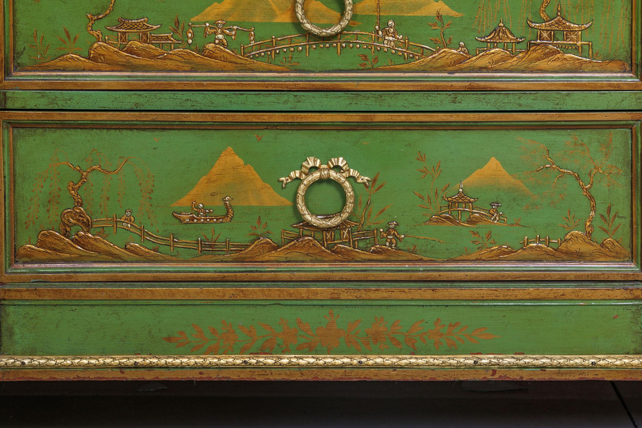 Chinoiseries Magnifique commode française A.I.C. C. 1870, montée sur bronze doré et peinte en vert, de style Chinoiserie. en vente