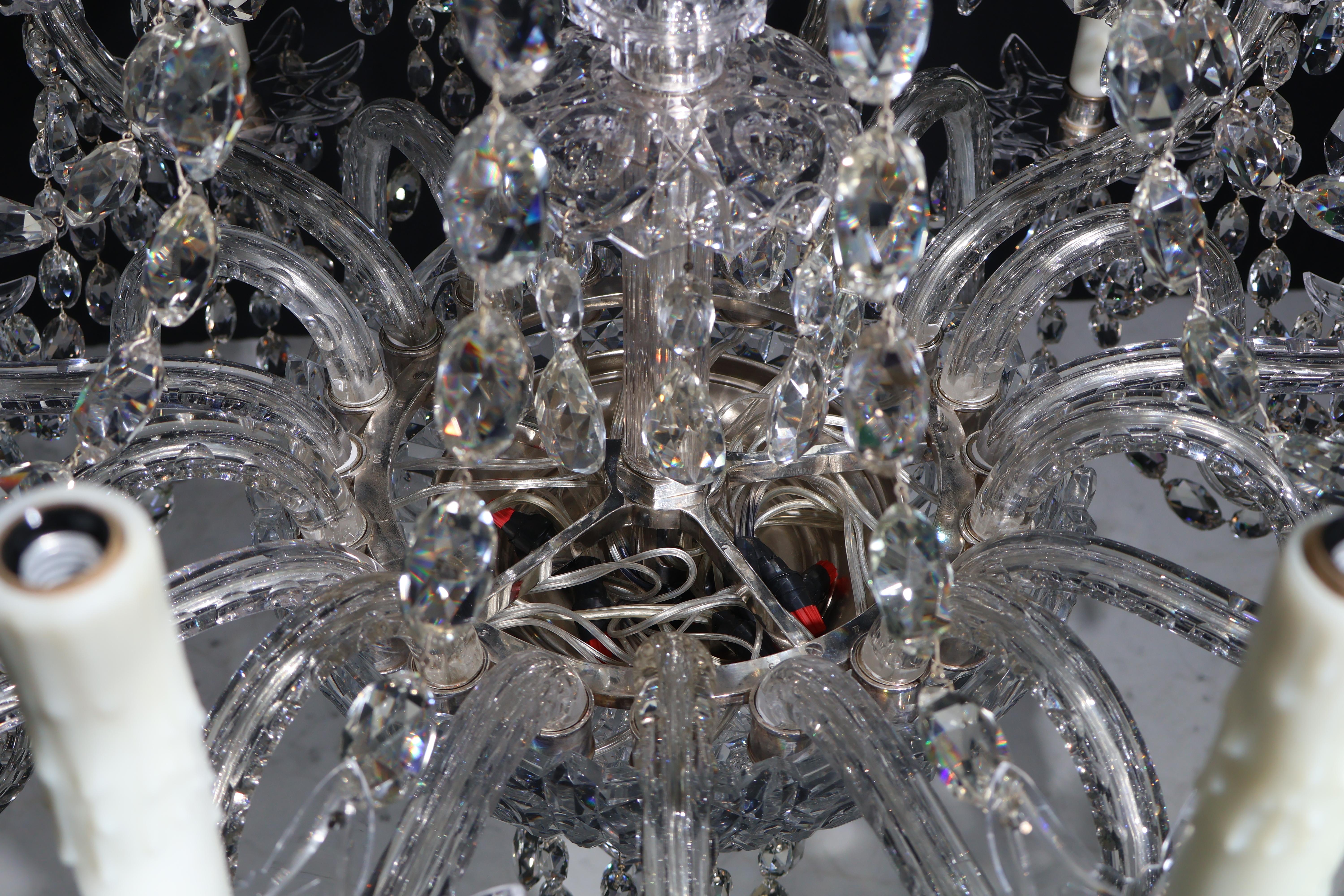 Un magnifico lampadario di cristallo di Giorgio IV in vendita 6