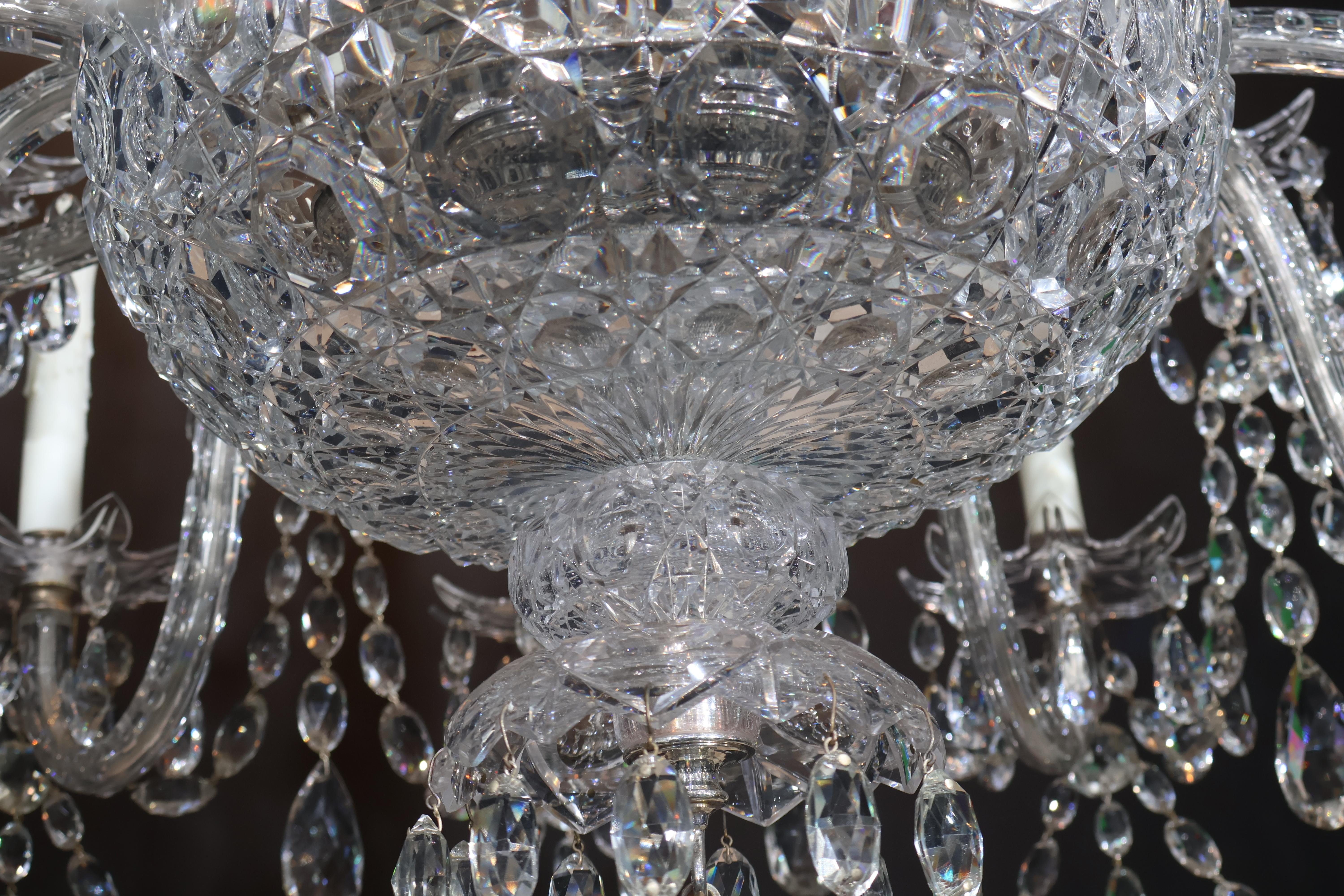 Un magnifico lampadario di cristallo di Giorgio IV in vendita 11