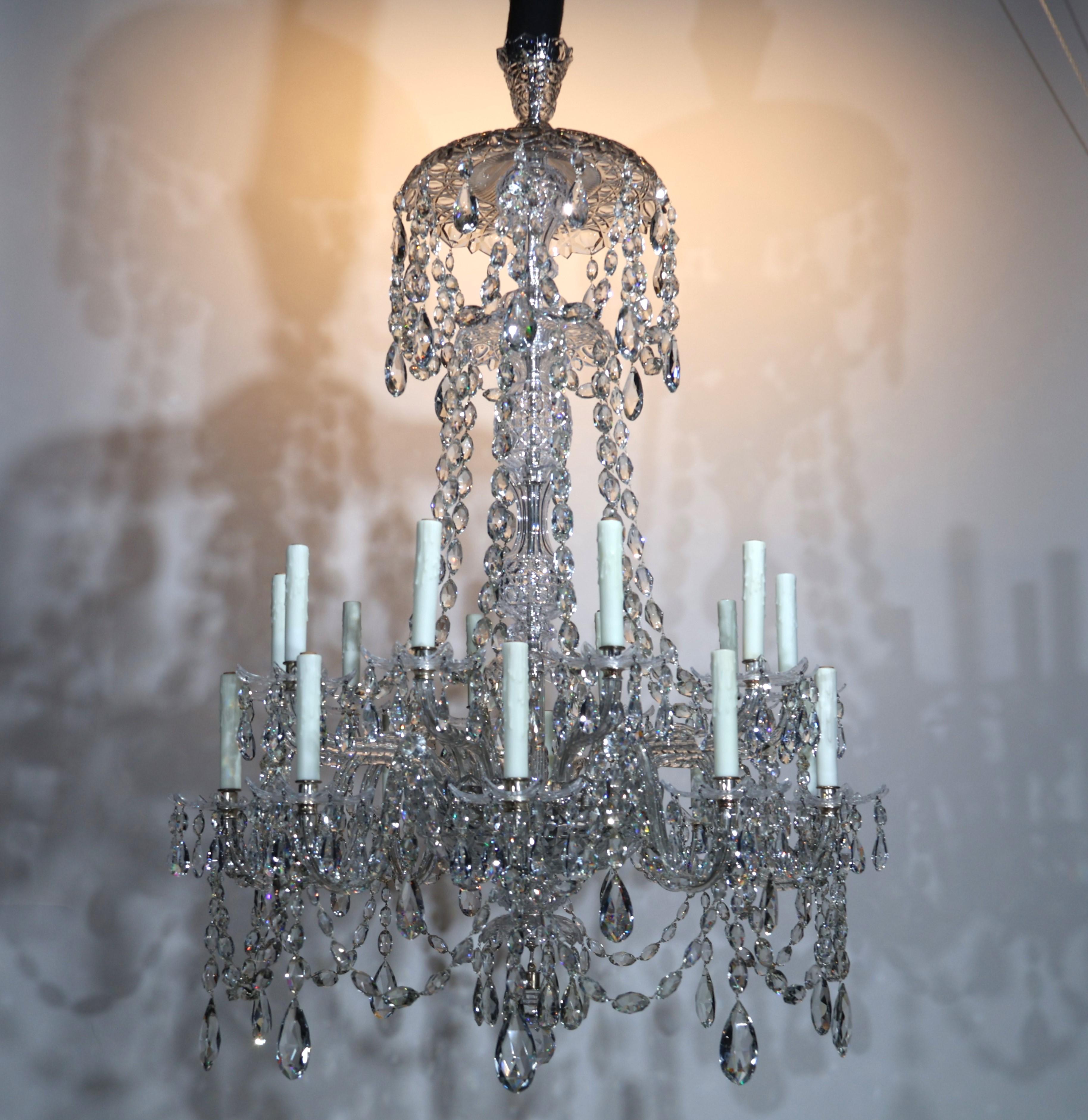 Un magnifico lampadario di cristallo di Giorgio IV in vendita 3