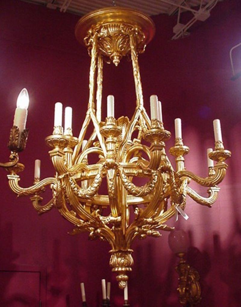 Magnificent Gilt Wood Chandelier In Good Condition For Sale In Atlanta, GA