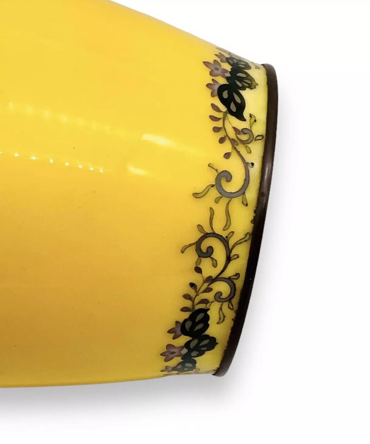 A Magnificent Japanese Antique Cloisonne Enamel Vase  By Ando Jubei. Taisho Era For Sale 2