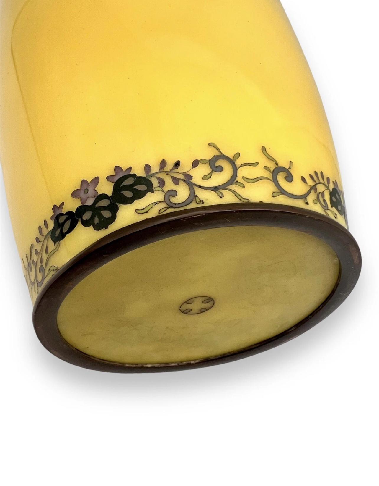 A Magnificent Japanese Antique Cloisonne Enamel Vase  By Ando Jubei. Taisho Era For Sale 3