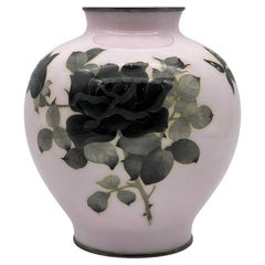 Magnifique vase japonais ancien en cloisonné émaillé par Ando Jubei. L'ère Meiji