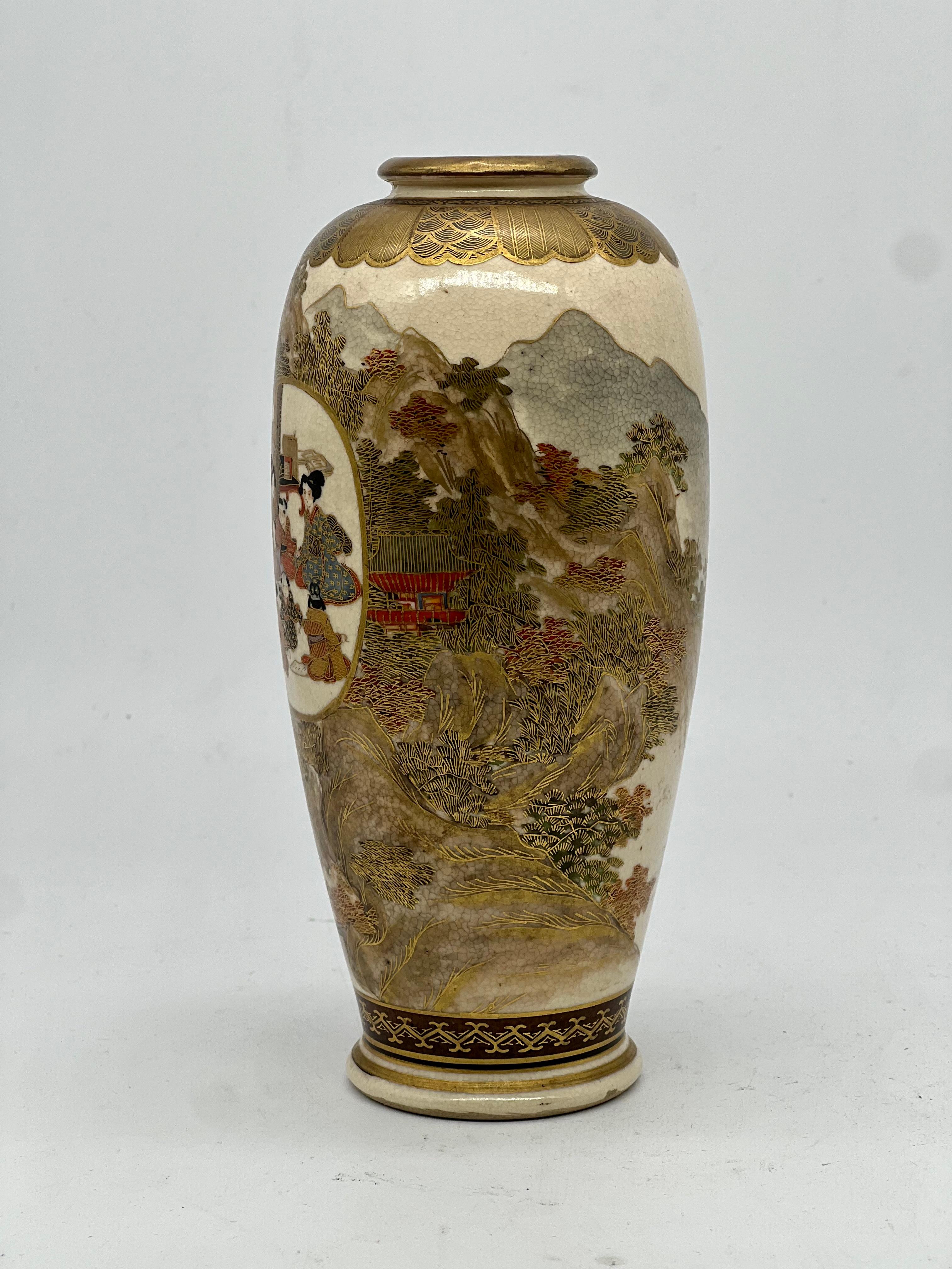 A Magnificent Japanese Satsuma Vase. Signed. Meiji period. For Sale 4
