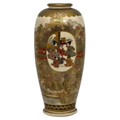 Antique A Magnificent Japanese Satsuma Vase. Signed. Meiji period 