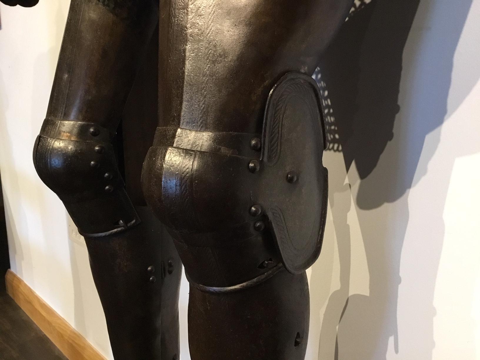 Magnificent Pair of 19th Century Suit of Armour in the 16th Century Style For Sale 8