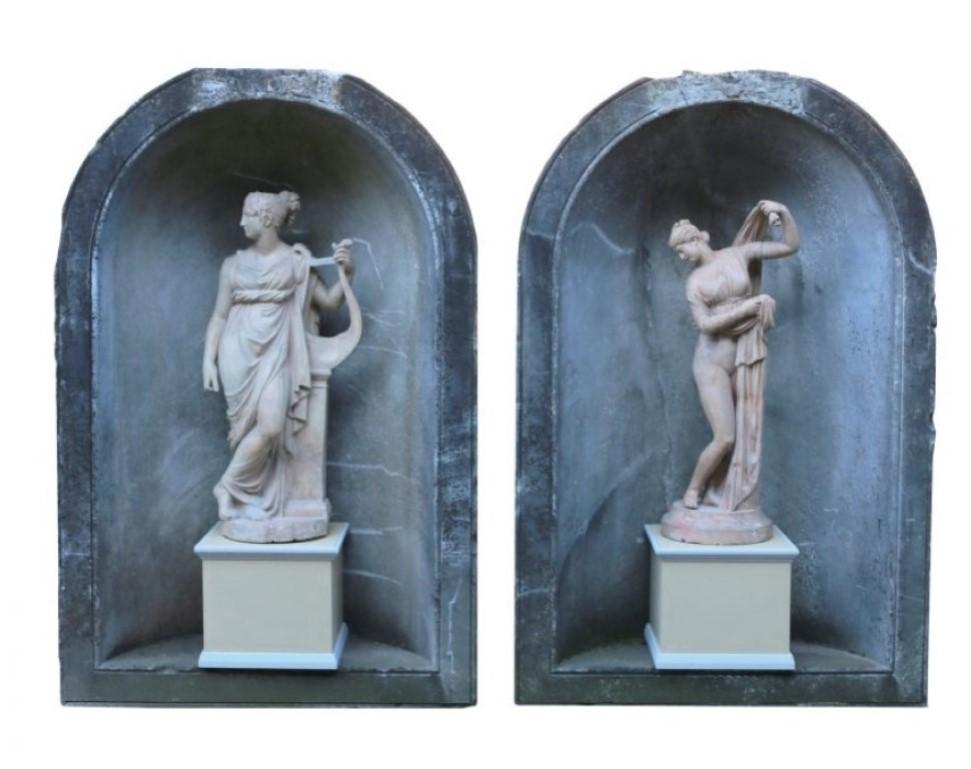 Prächtiges Paar antiker Marmorstatuen-Nischen im Zustand „Gut“ im Angebot in Wormelow, Herefordshire