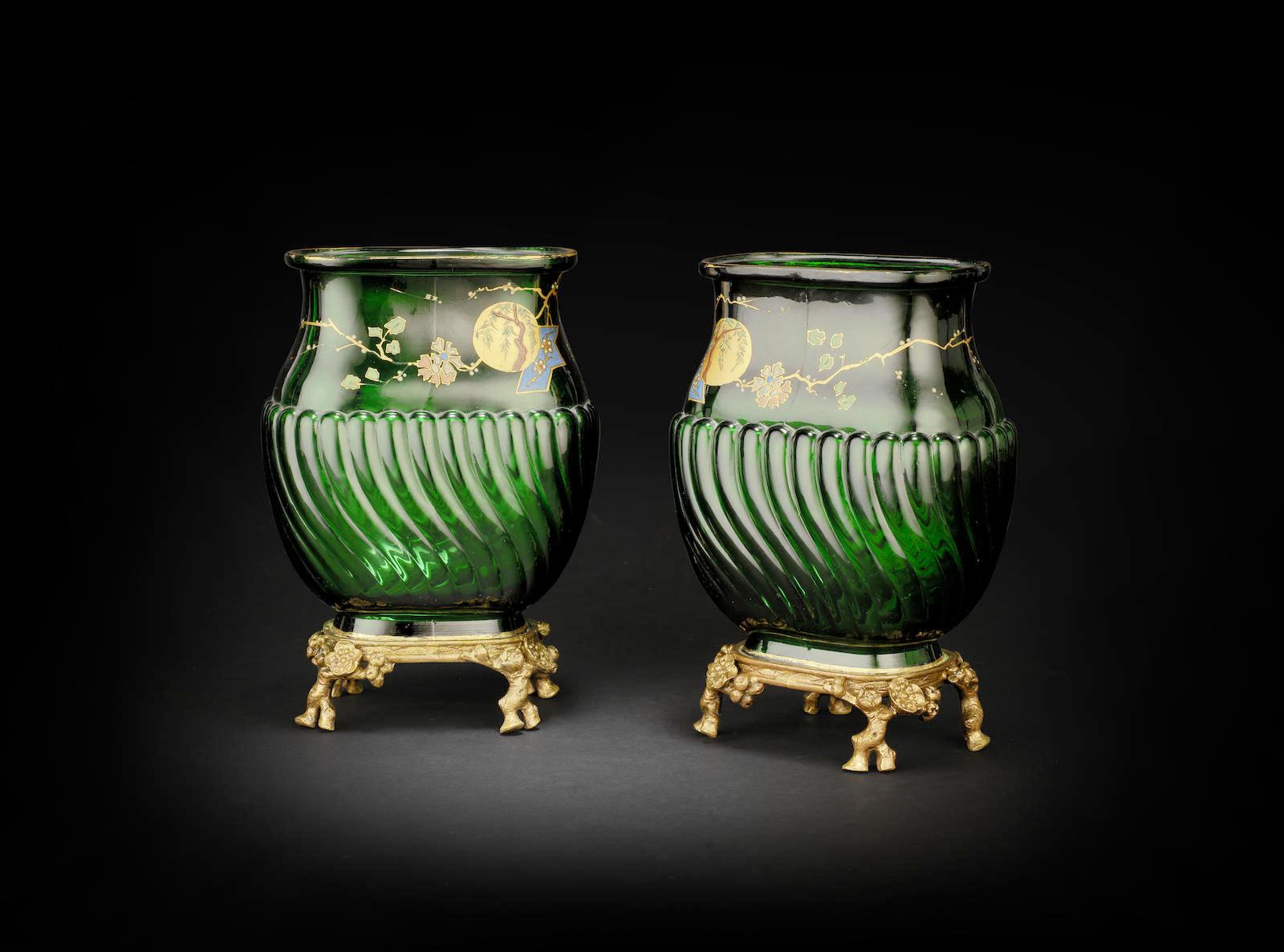 Baccarat Emerald Green Pair of Japonisme Vases with Enamel Sakura Tree and Sun  For Sale 2