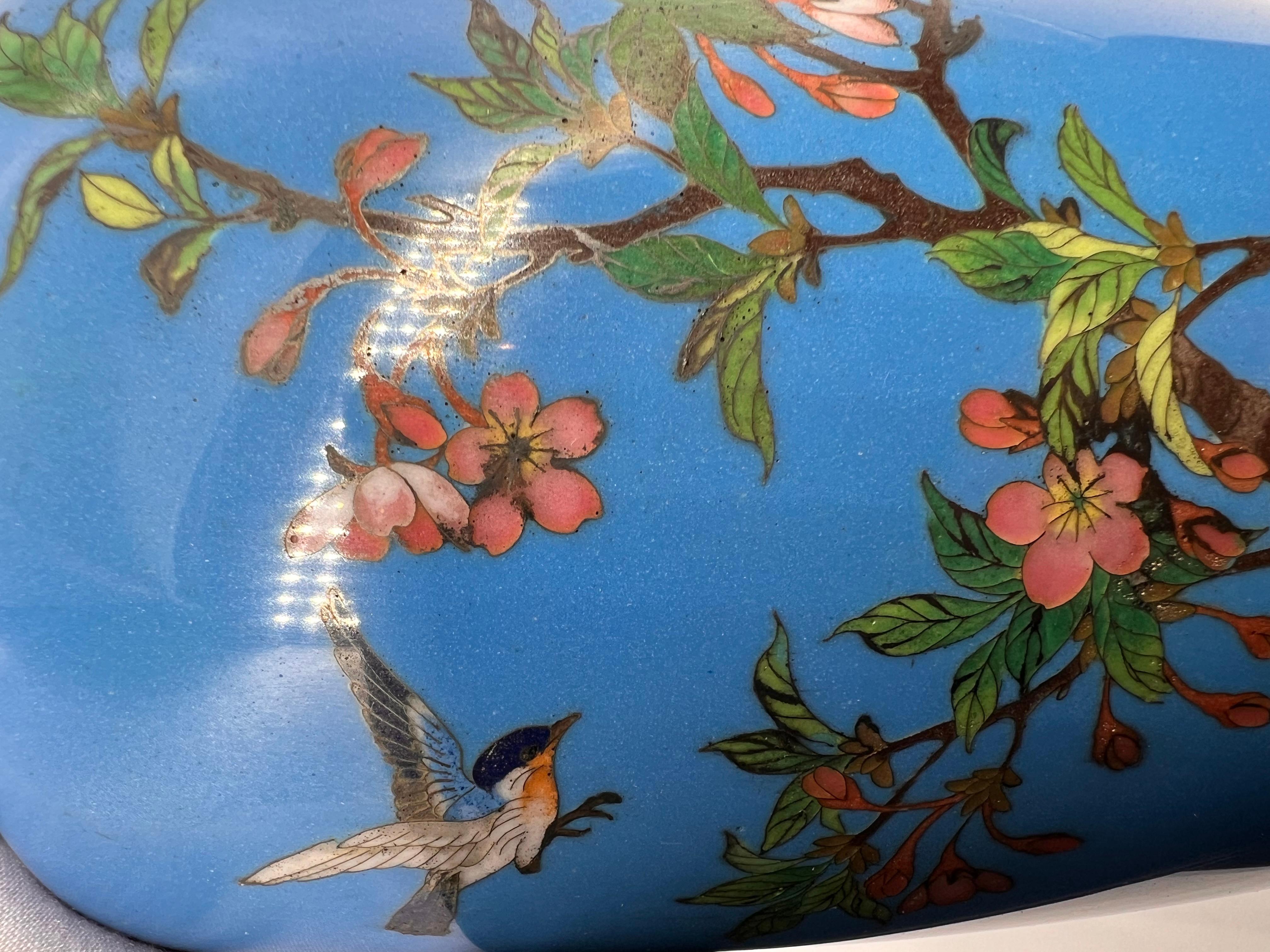 Magnífico par de jarrones japoneses de esmalte cloisonné. Era Meiji Japonés