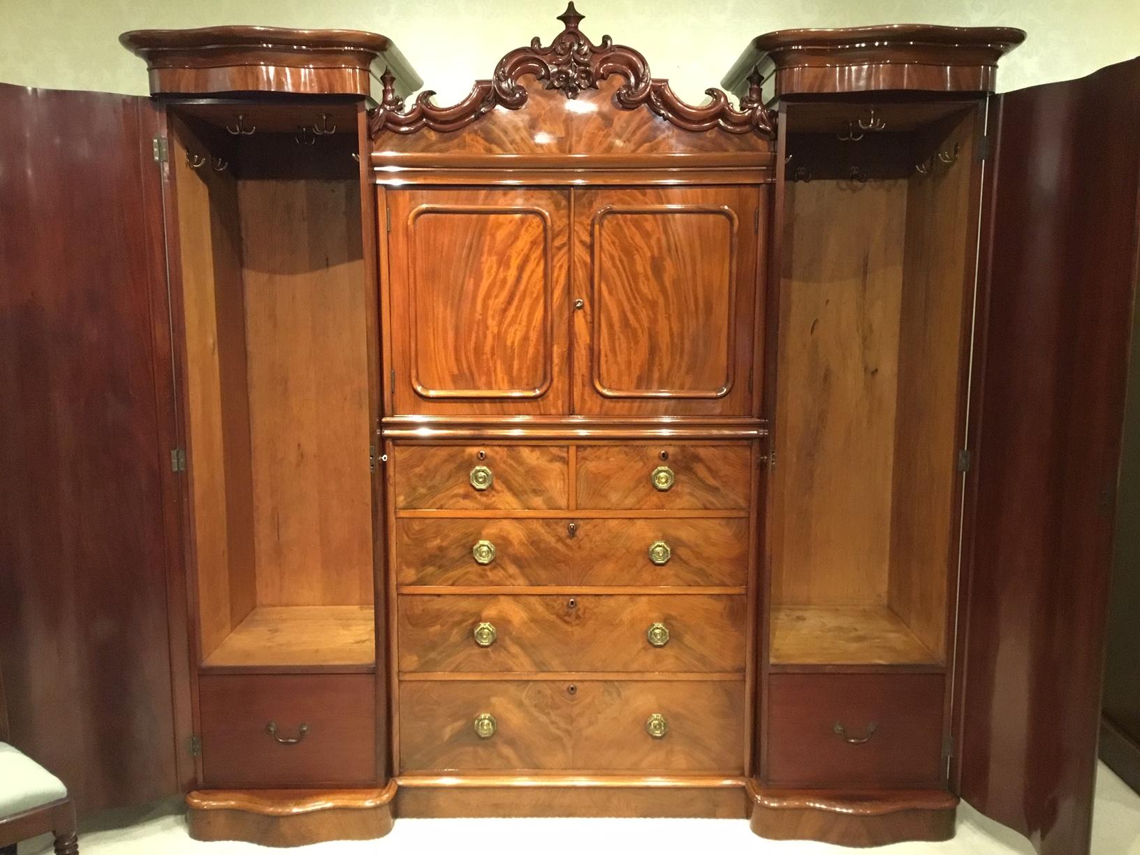 Magnificent Quality Mahogany Victorian Period 