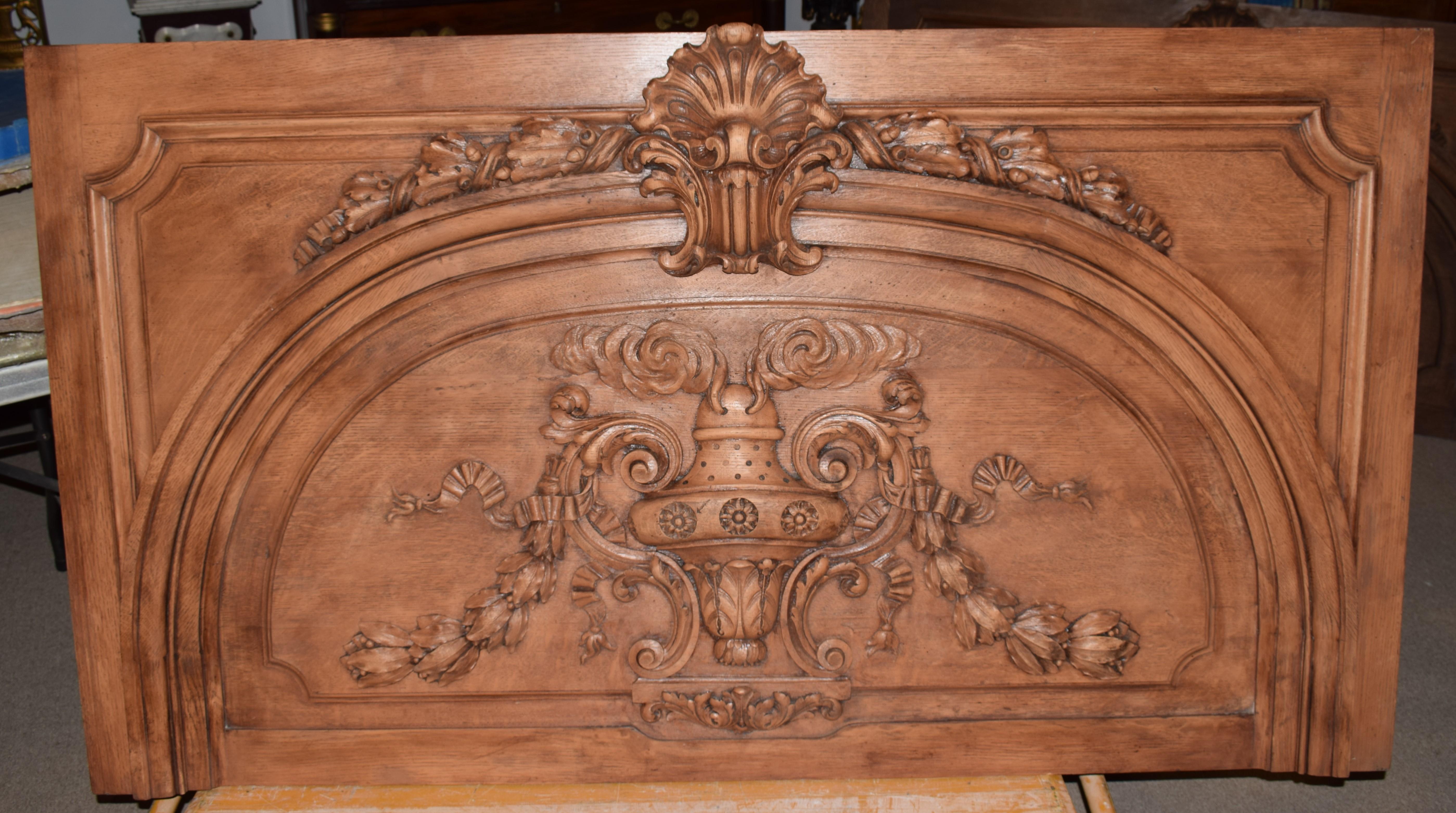 A magnificent rectangular over door panel, in the center a brazier flanked by two laurel garlands and flowing ribbons. At the top, elaborate cresting incorporating shell motif and oak garlands.
From our gallery of fine reproductions.
Dimensions: