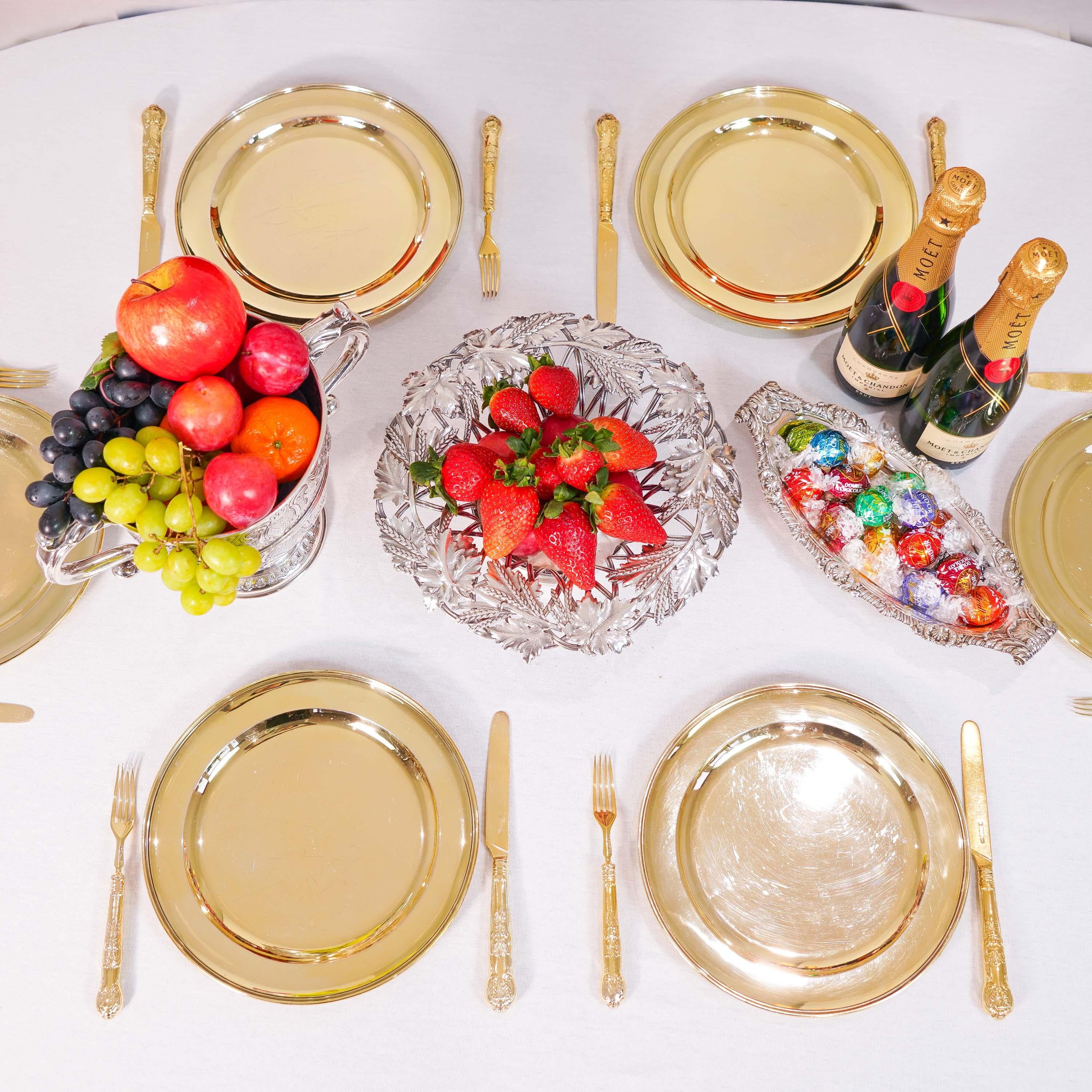 18th Century Magnificent Set of 12 Georgian Solid Silver Gilt Dishes - 1780-1811 For Sale