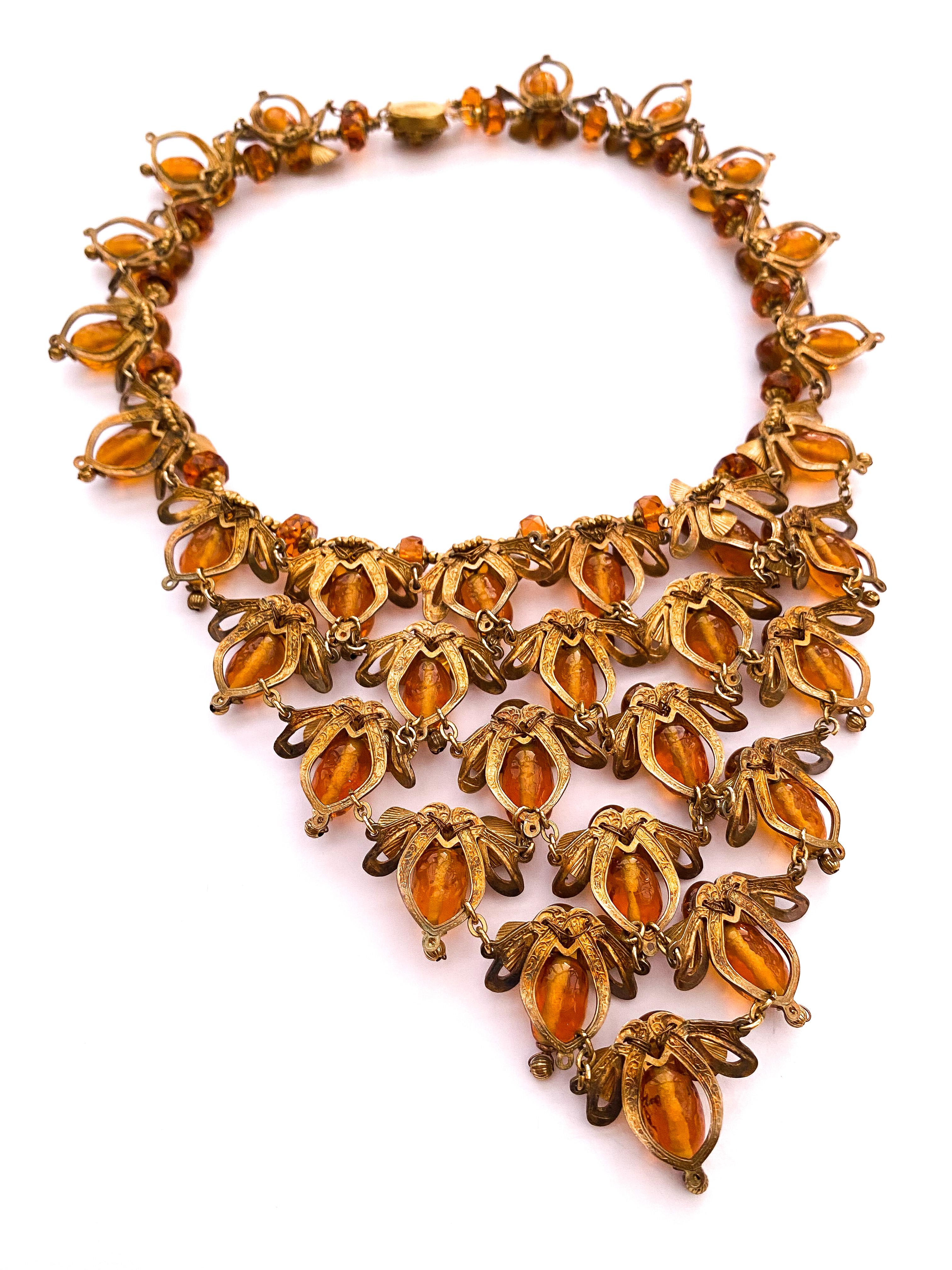 Magnifique collier de perles en verre topaze, avec motif 'abeille', Miriam Haskell, vers 1965 en vente 9
