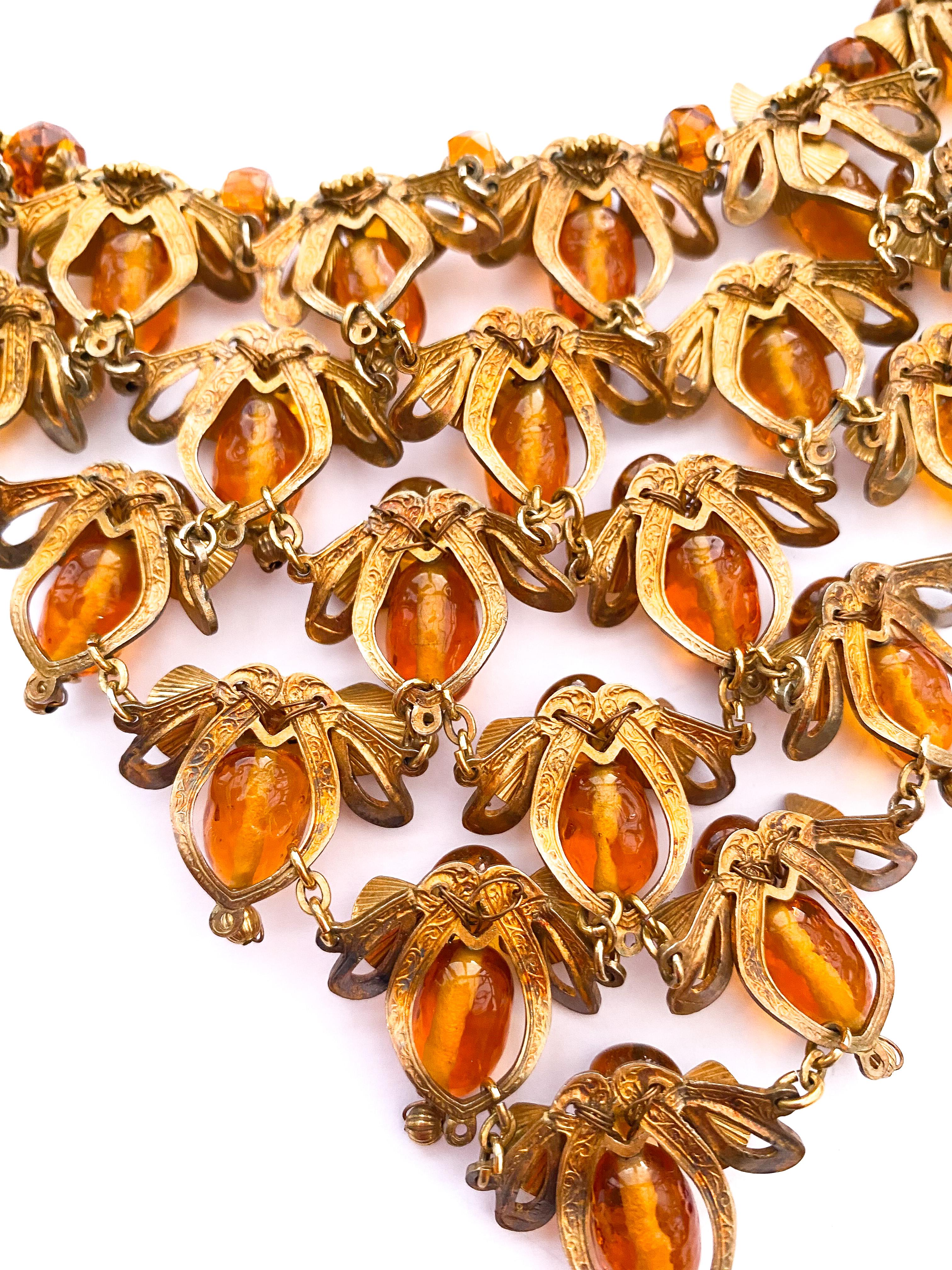 Magnifique collier de perles en verre topaze, avec motif 'abeille', Miriam Haskell, vers 1965 en vente 10