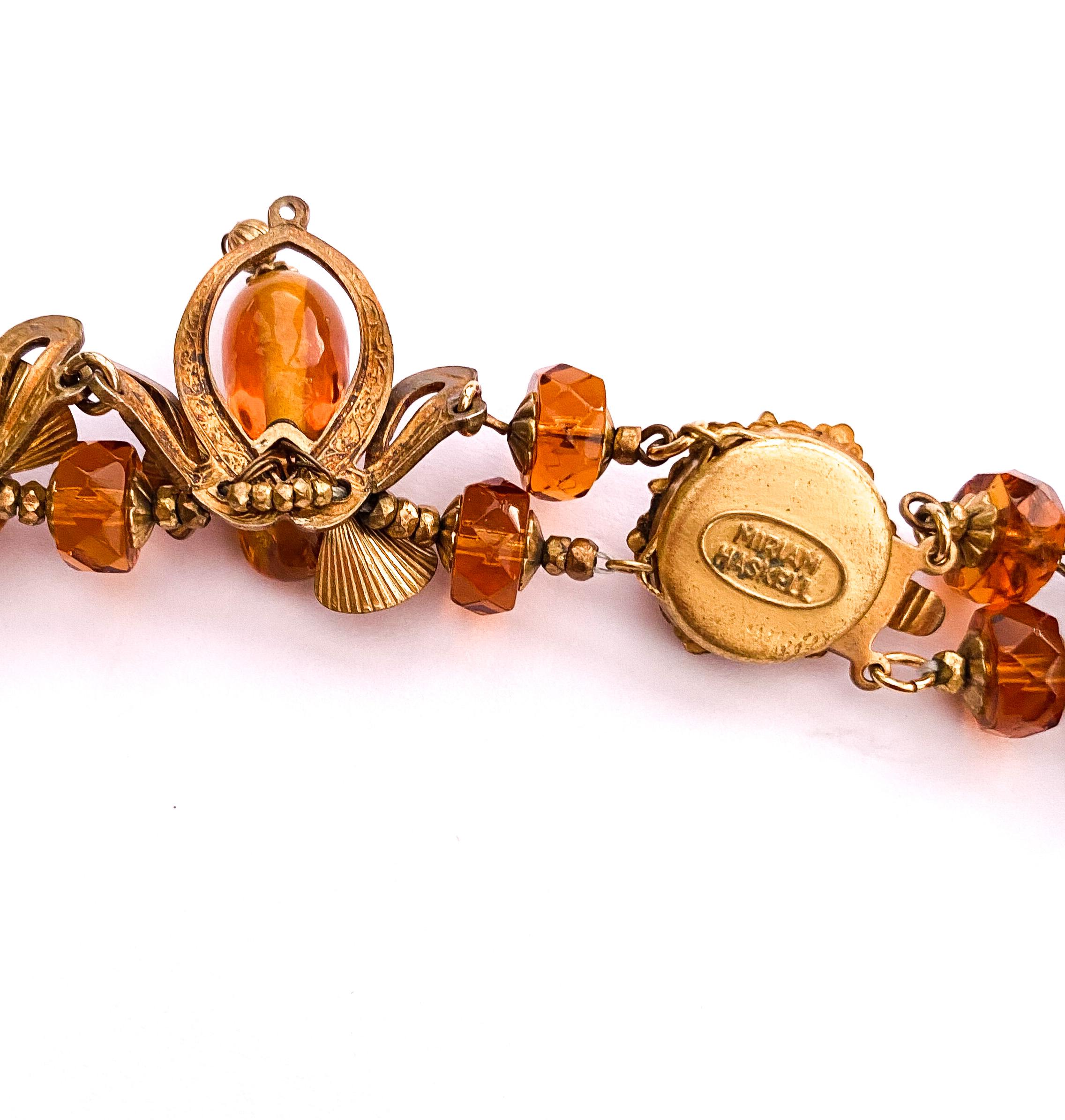 Magnifique collier de perles en verre topaze, avec motif 'abeille', Miriam Haskell, vers 1965 en vente 13