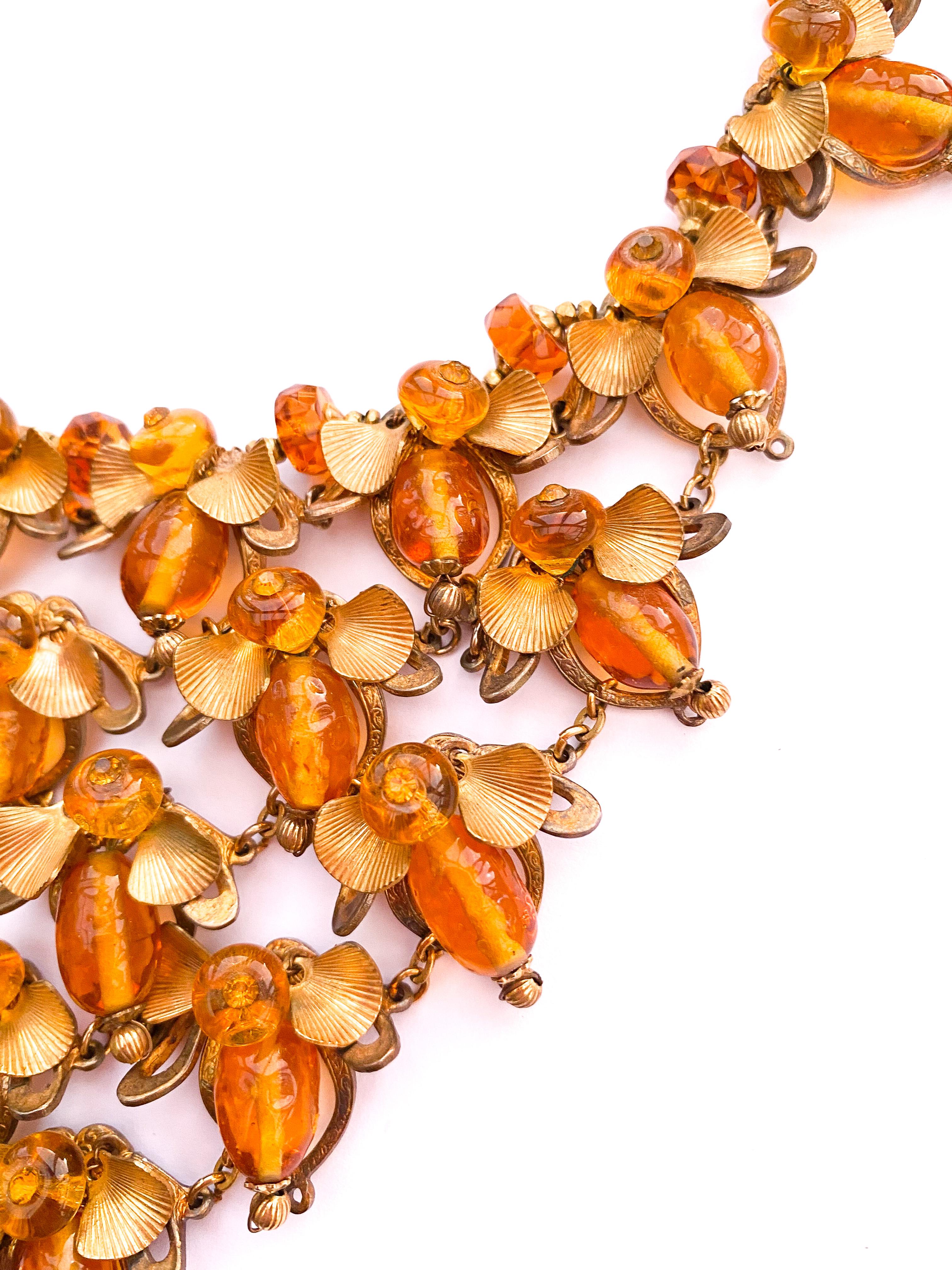 Magnifique collier de perles en verre topaze, avec motif 'abeille', Miriam Haskell, vers 1965 Pour femmes en vente