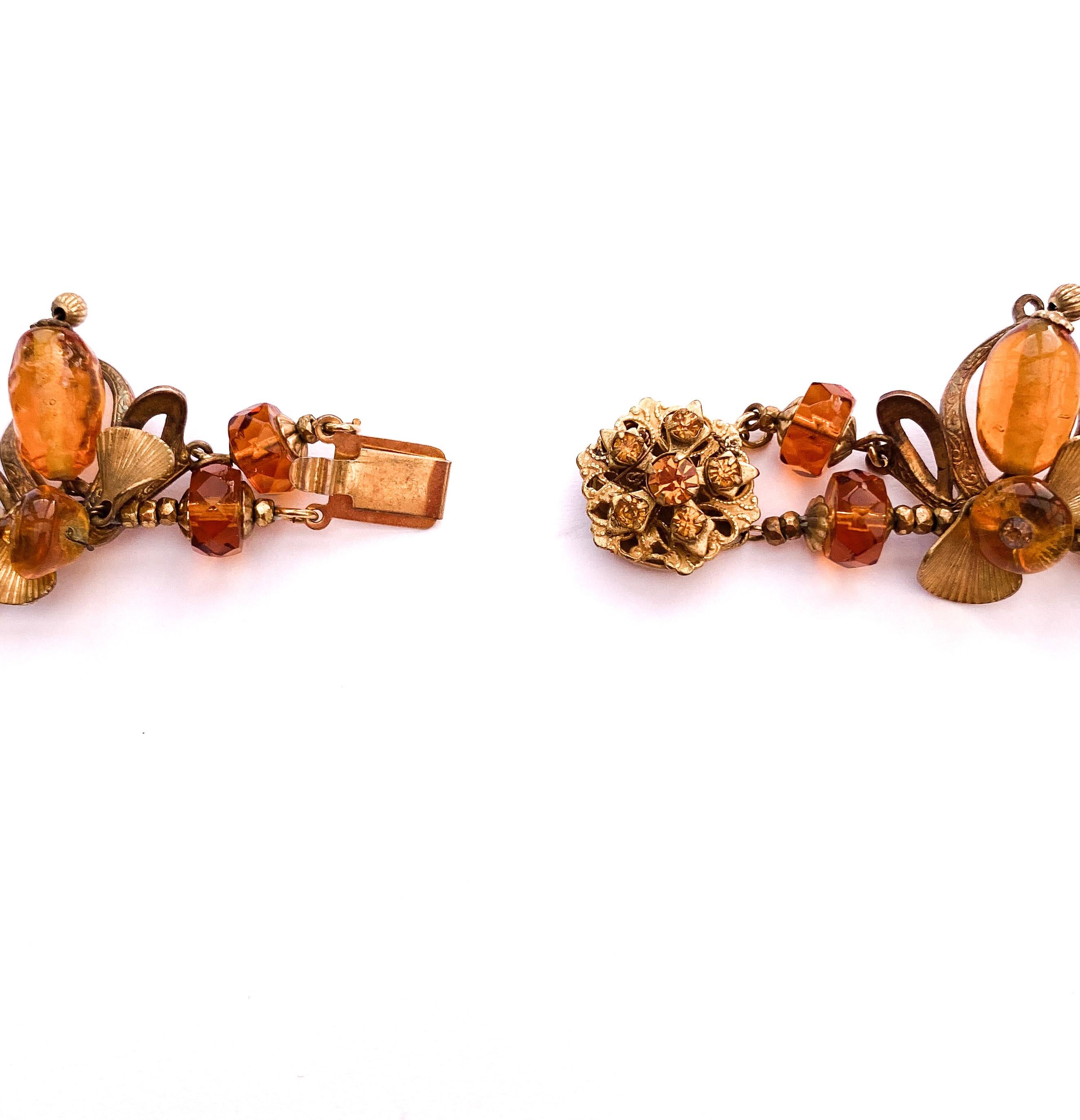 Magnifique collier de perles en verre topaze, avec motif 'abeille', Miriam Haskell, vers 1965 en vente 5