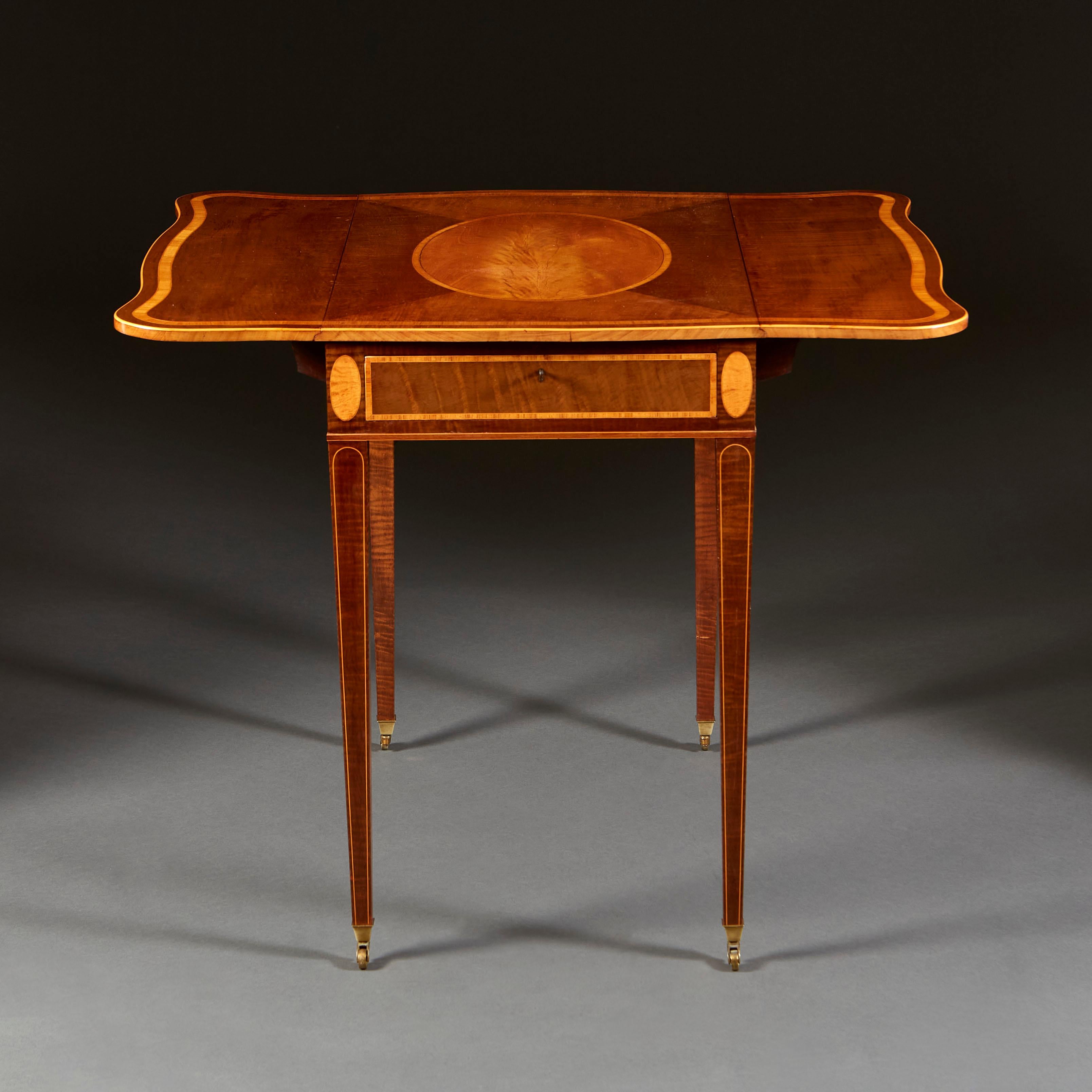 XVIIIe siècle Table Pembroke en bois de tilleul et citronnier en vente