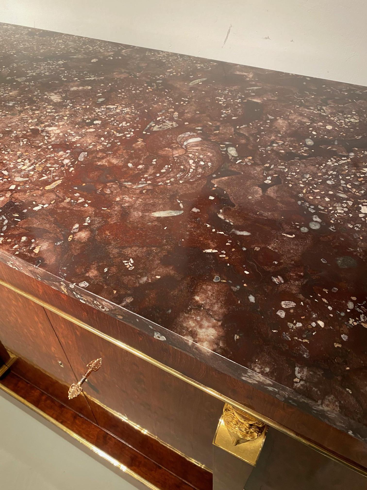 A mahogany Empire commode à l'anglaise, Attributed to Jacob Frères For Sale 9