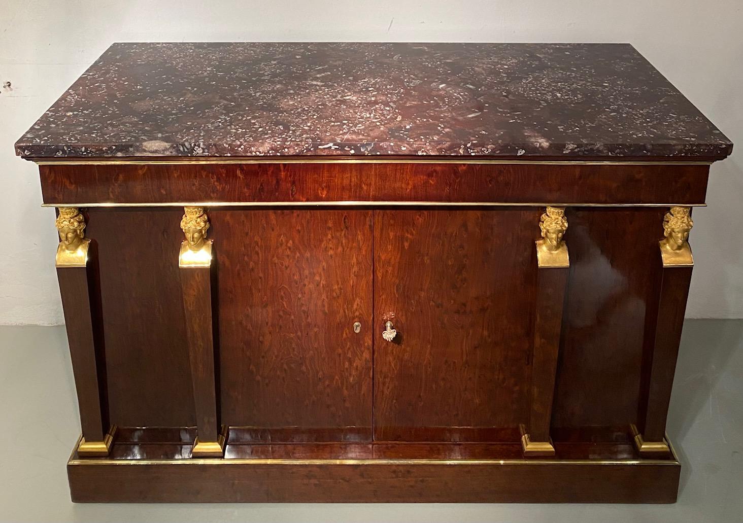 French A mahogany Empire commode à l'anglaise, Attributed to Jacob Frères For Sale