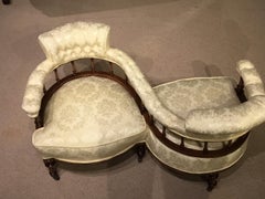 Siège de conversation anglais en acajou marqueté d'époque édouardienne