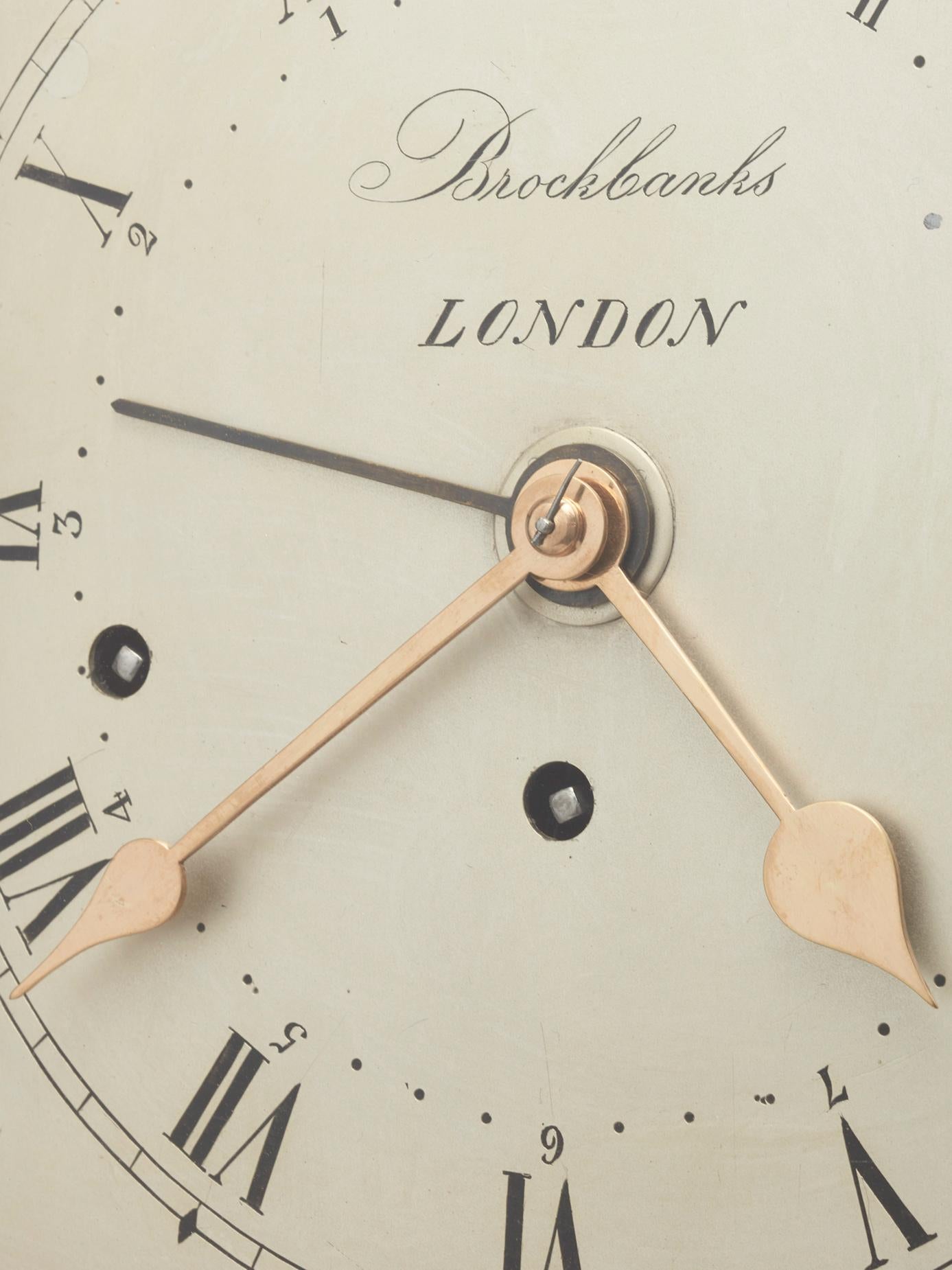 Anglais Horloge de support Londres en acajou par Brockbanks  en vente