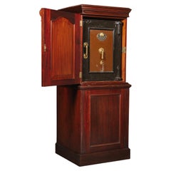 Armoire de coffre-fort en acajou avec coffre-fort Chubb intégré