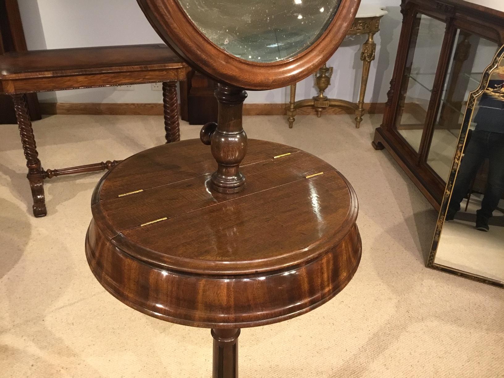 Mahogany Victorian Period Adjustable Gentleman's Shaving Stand In Good Condition In Darwen, GB