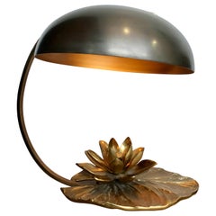 Lampe en bronze de la Maison Charles Nenuphar avec abat-jour en métal bombé d'origine