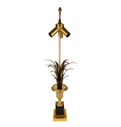Una lampada da tavolo della Maison Charles