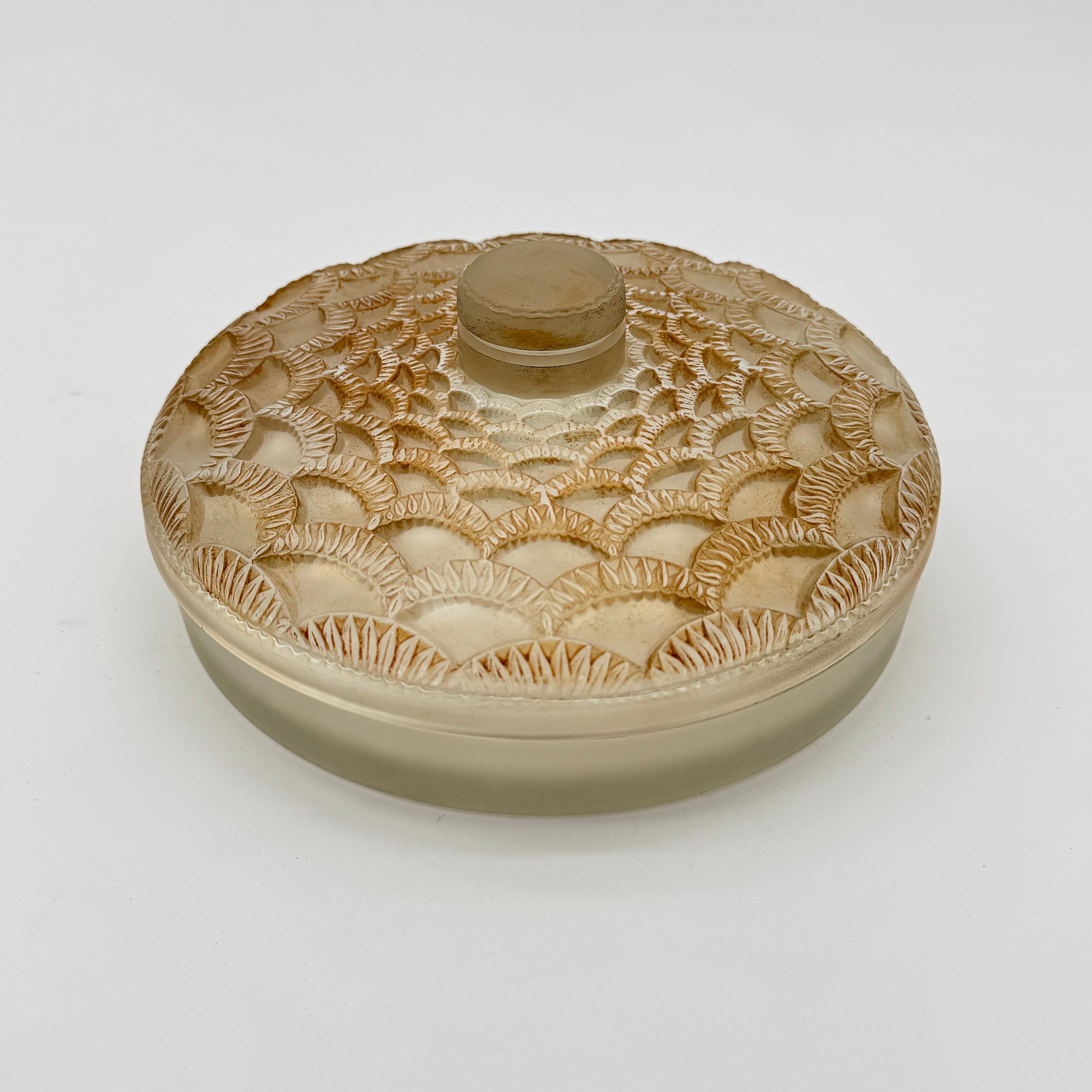 A  Maison Lalique Festons-Glasschachteln aus Glas. im Angebot 3