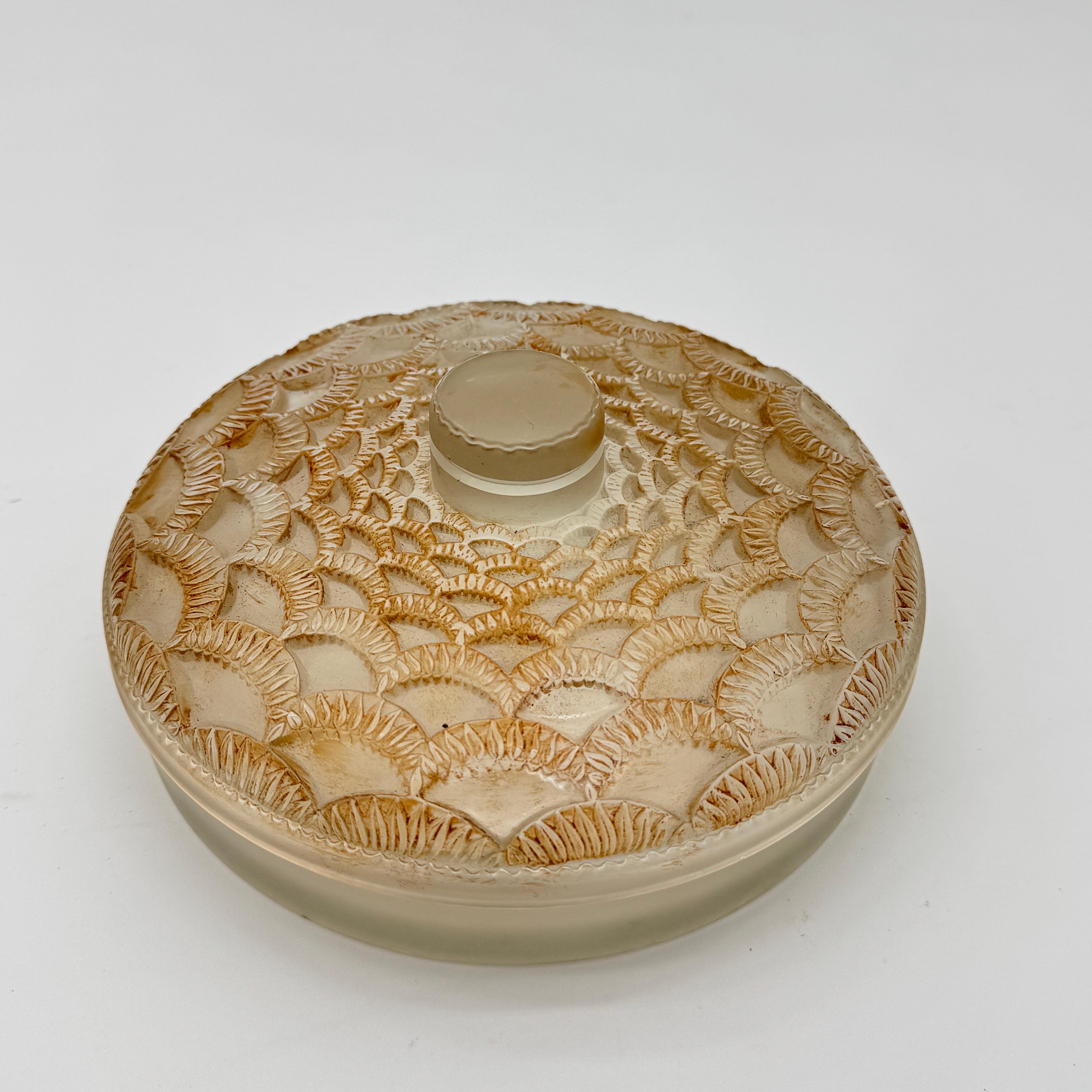 A  Maison Lalique Festons-Glasschachteln aus Glas. im Angebot 1