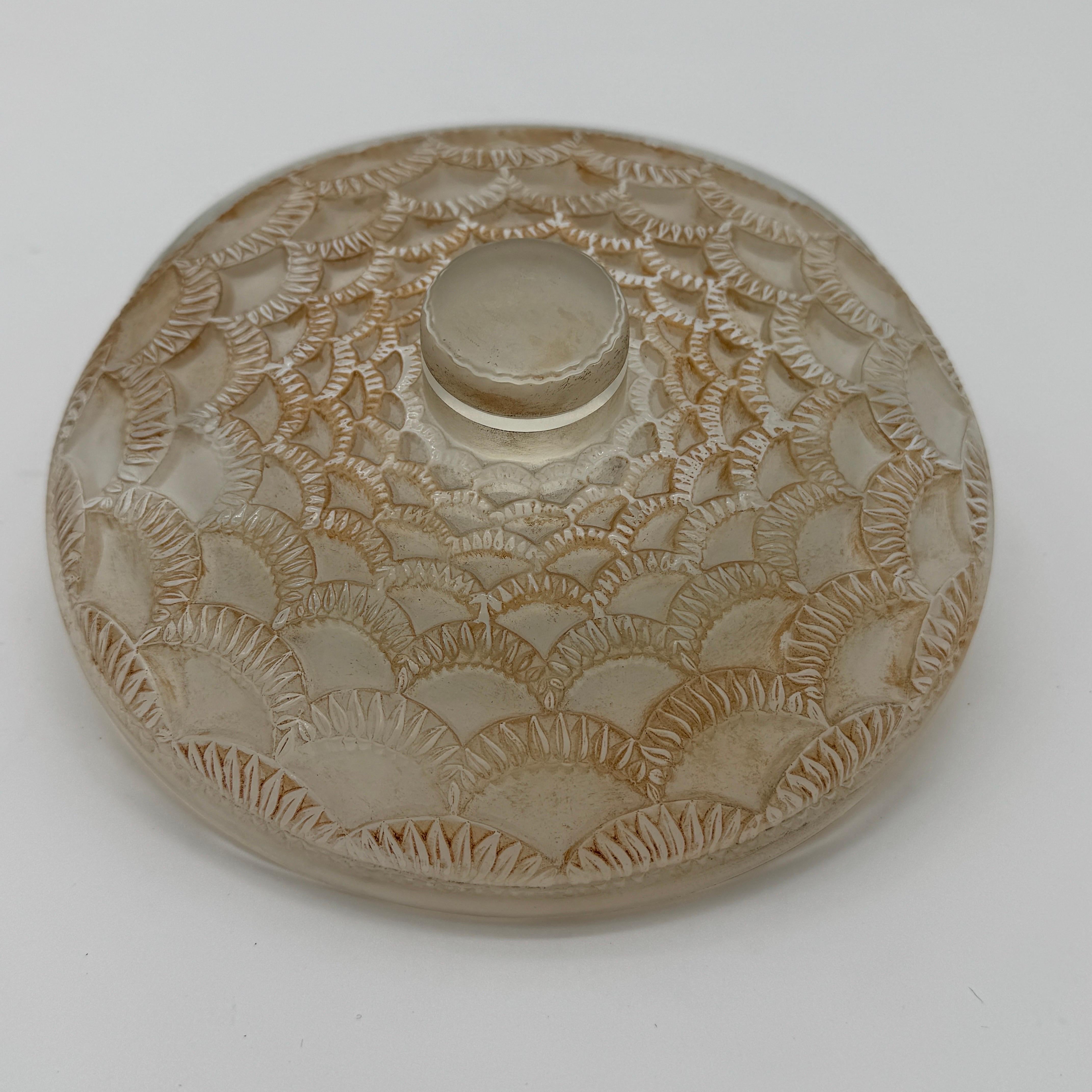 A  Maison Lalique Festons-Glasschachteln aus Glas. im Angebot 2