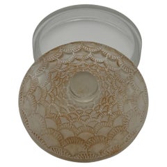 A  Caja de cristal Maison Lalique Festons.