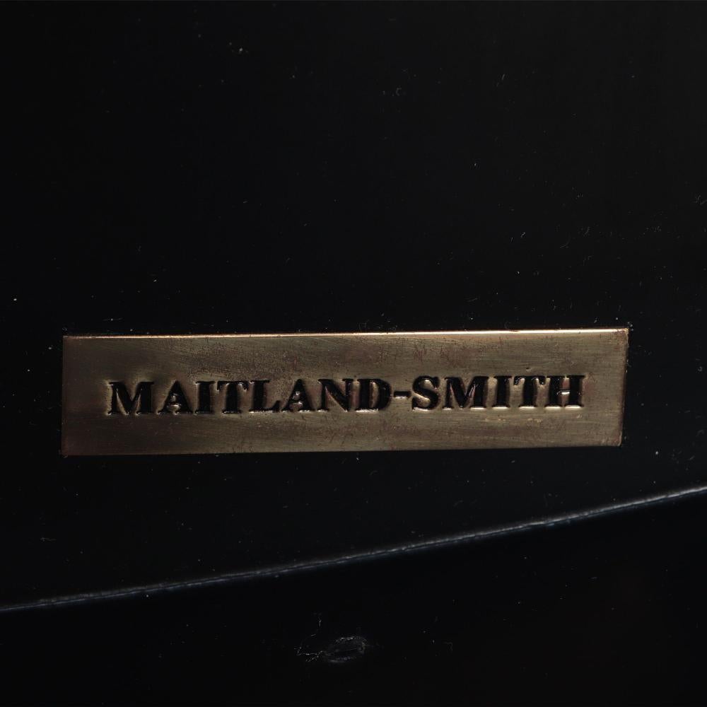 A  Maitland Smith ebonisierte Kommode mit fünf Schubladen und Bogenfront. im Angebot 2