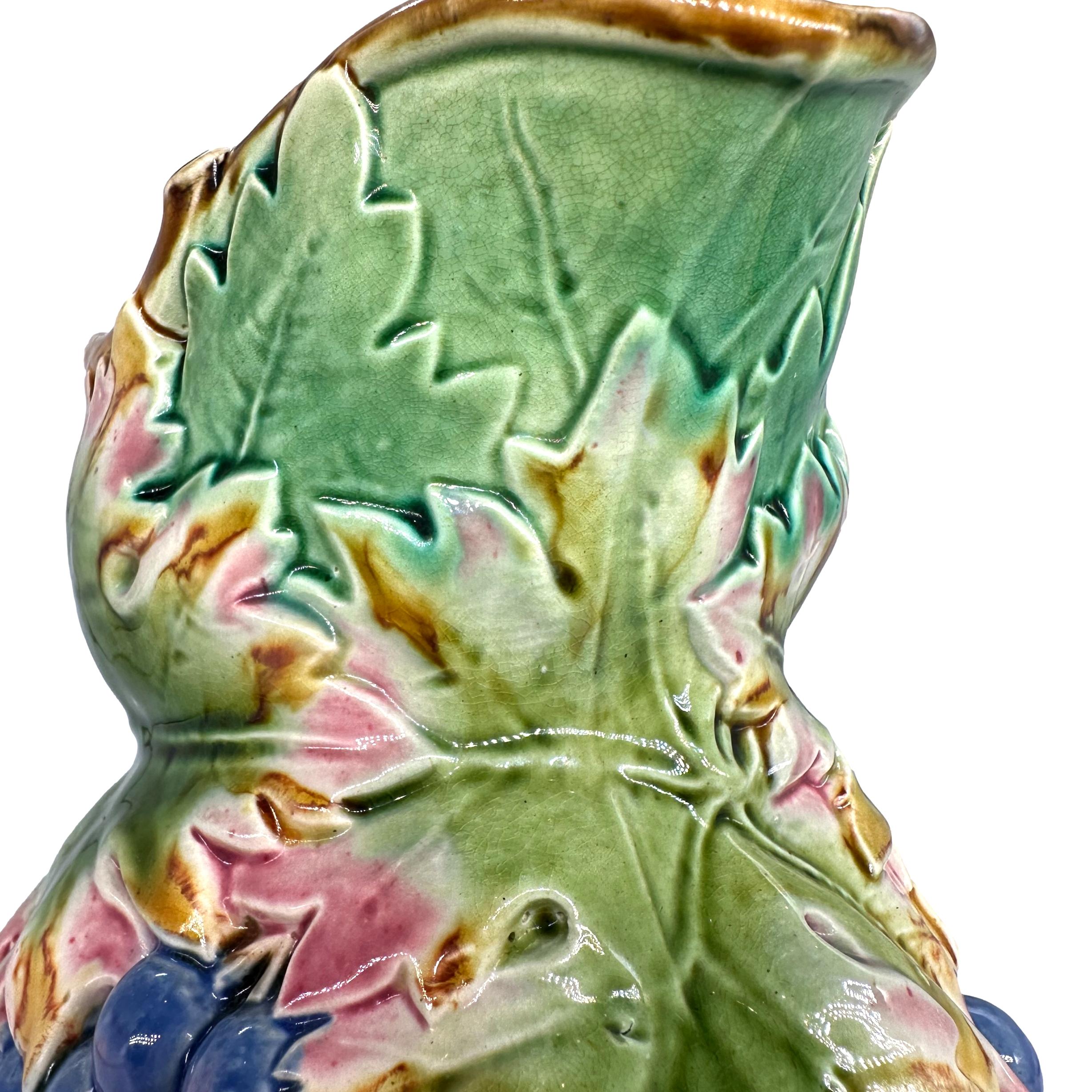 Ein Weinkrug in Traubenform aus Majolika von Brown-Westhead, Moore, englisch, um 1876 im Angebot 6