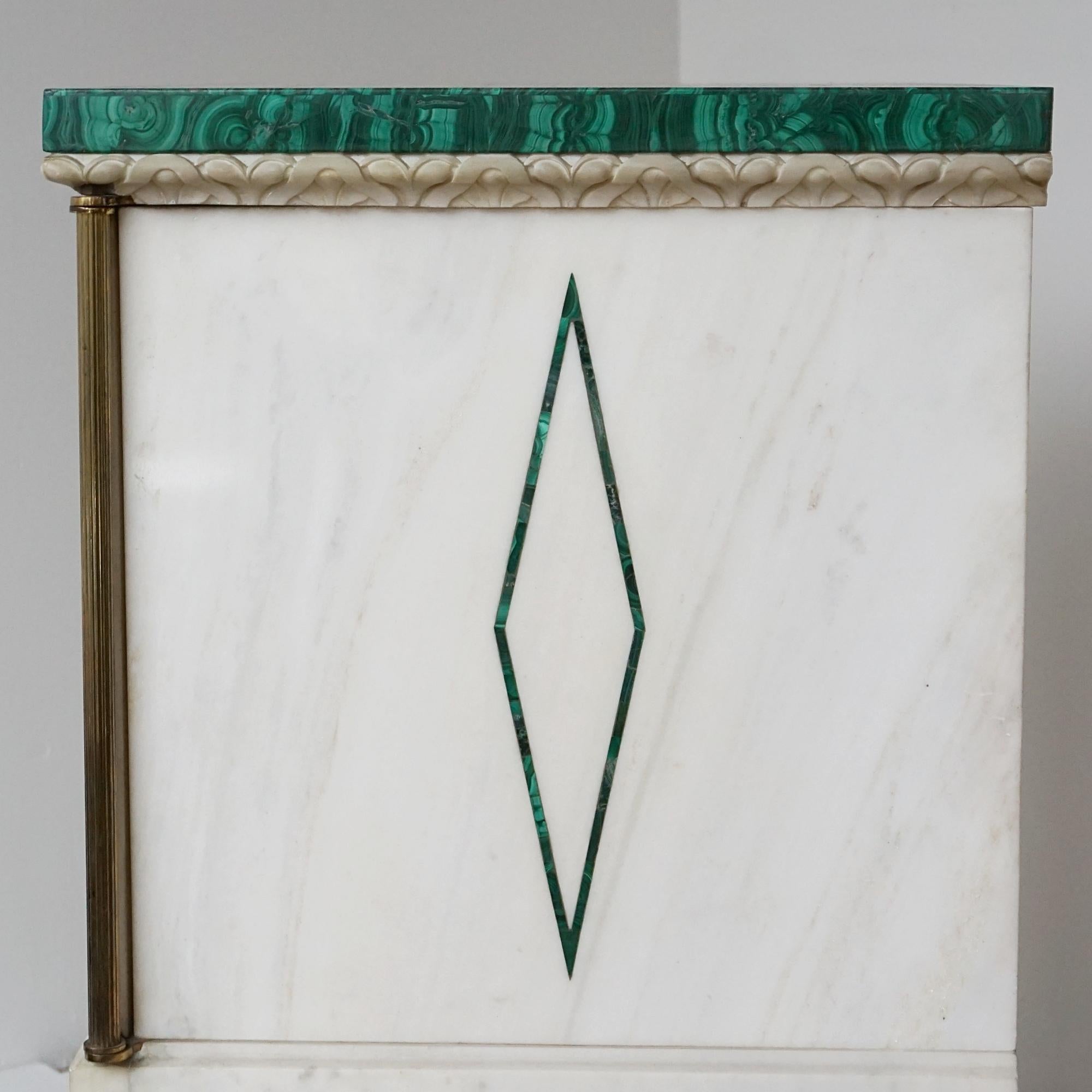 Un mobile anni '50 in malachite e marmo in vendita 8