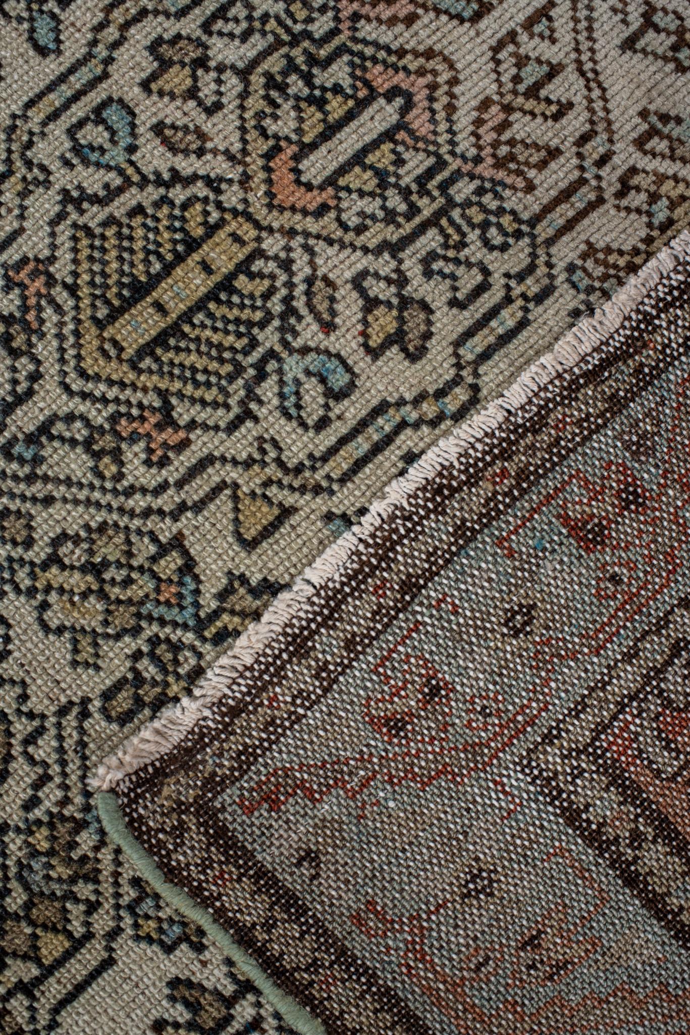 Early 20th Century A Malayer Rug circa 1920 For Sale