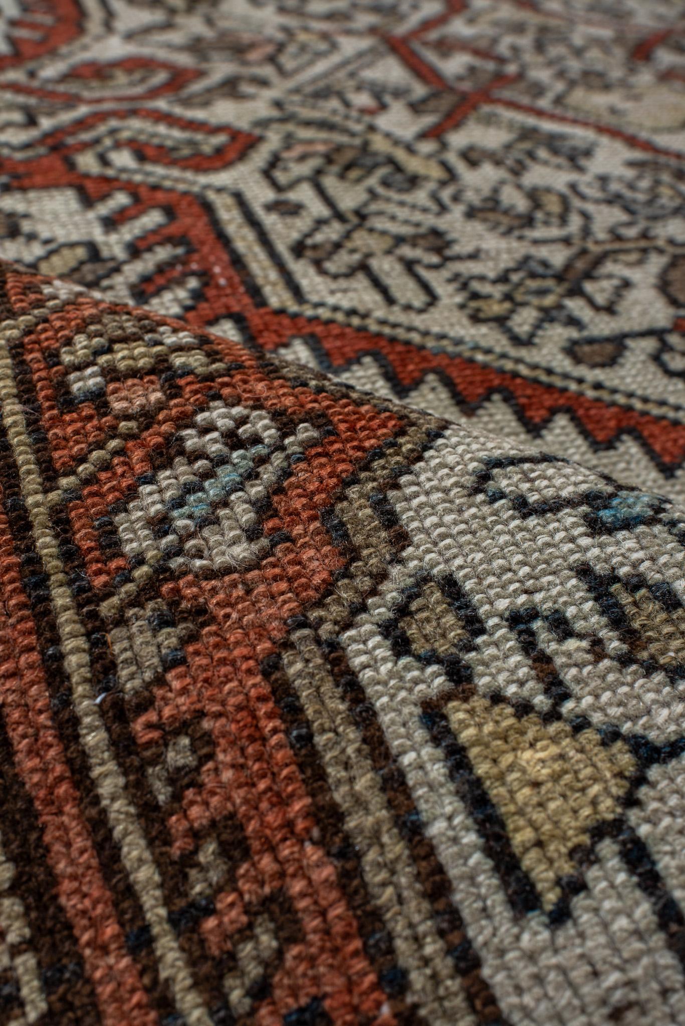 Ein Malayer-Teppich um 1920 (Wolle) im Angebot