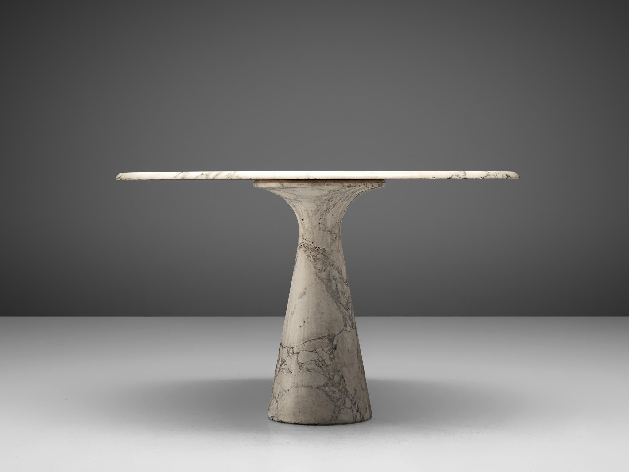 A. Mangiarotti Round Pedestal Dining Table in White Marble In Good Condition In Waalwijk, NL